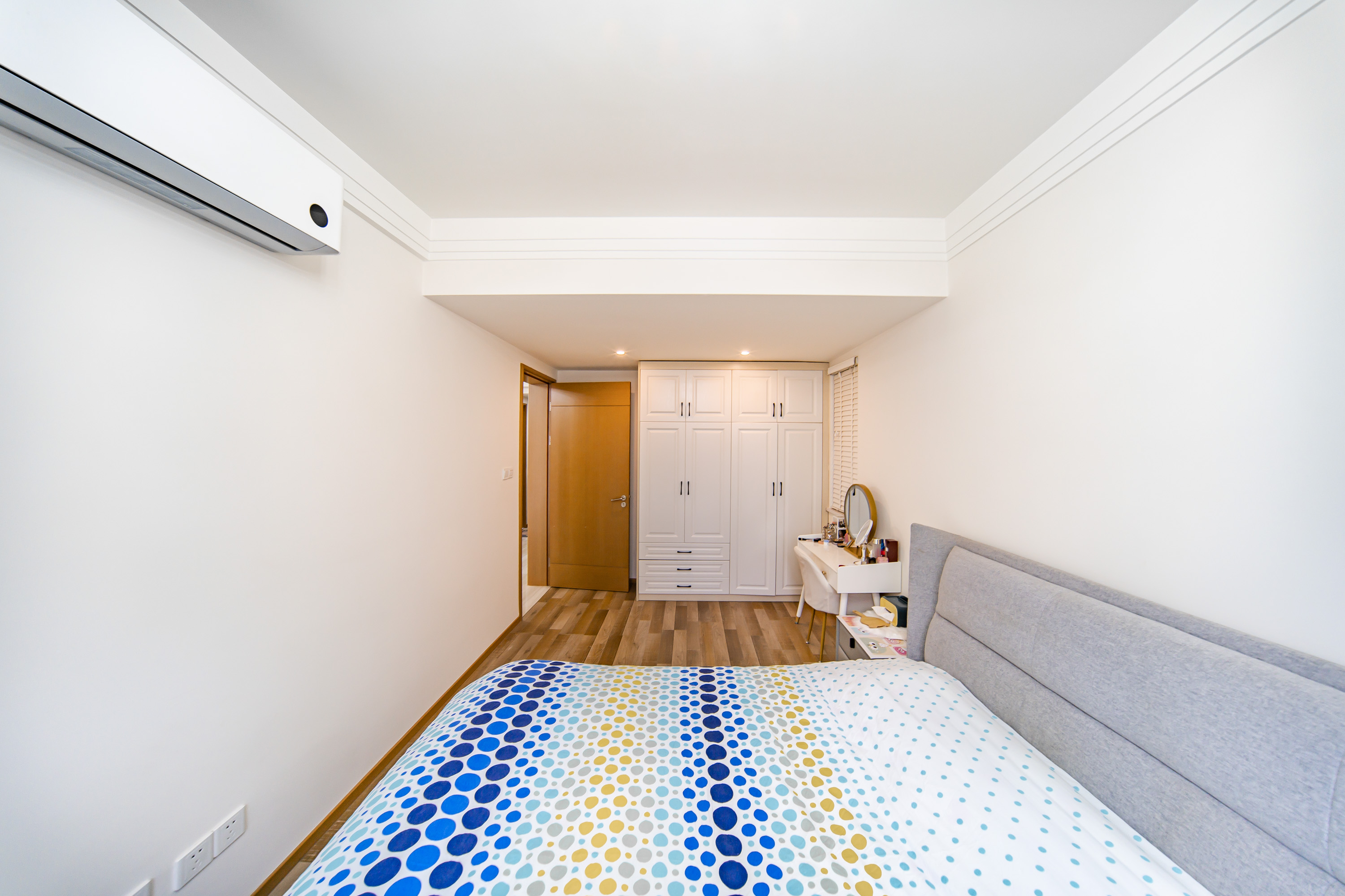 阳光100一期、四五期 2室2厅1卫 88.0万 阳光100一期、四五期 2室2厅1卫 88.0万卧室