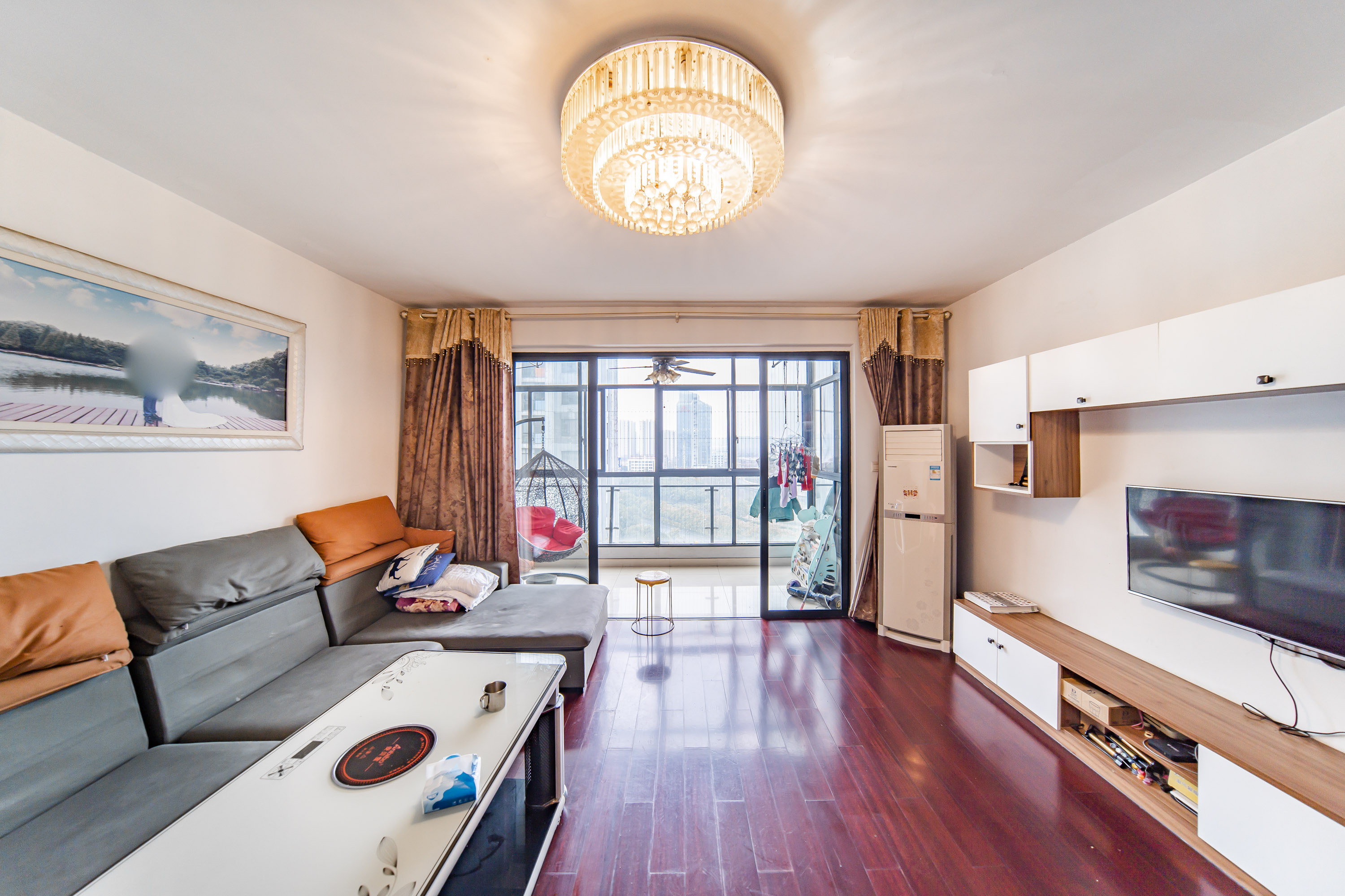 阳光100三期 4室2厅2卫 150.0万 阳光100三期 4室2厅2卫 150.0万客厅