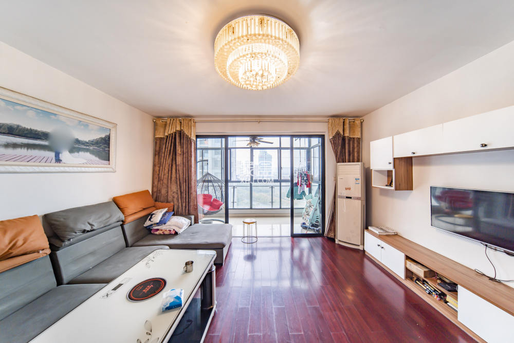 阳光100三期  4室2厅2卫    139.8万