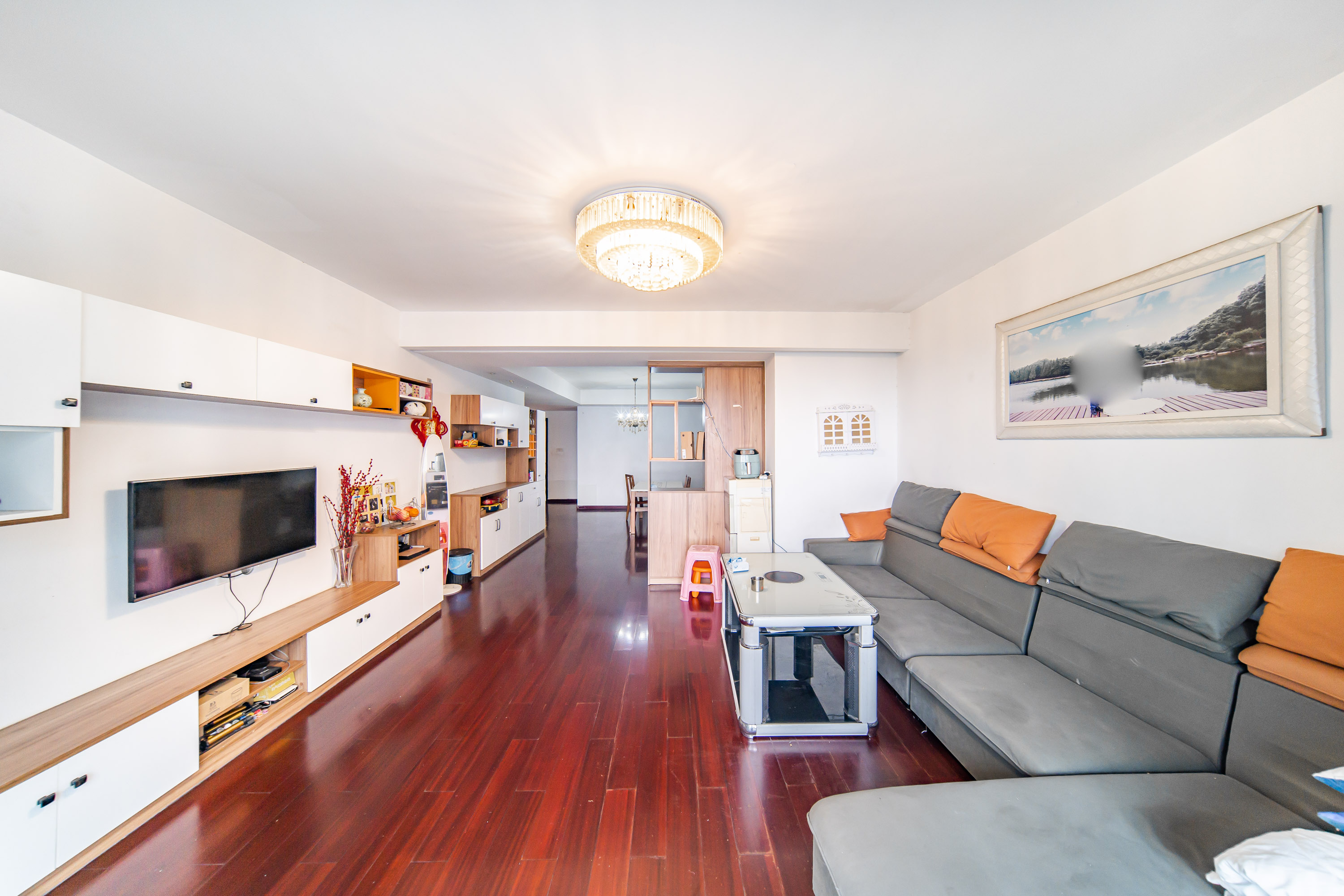 阳光100三期 4室2厅2卫 150.0万 阳光100三期 4室2厅2卫 150.0万客厅