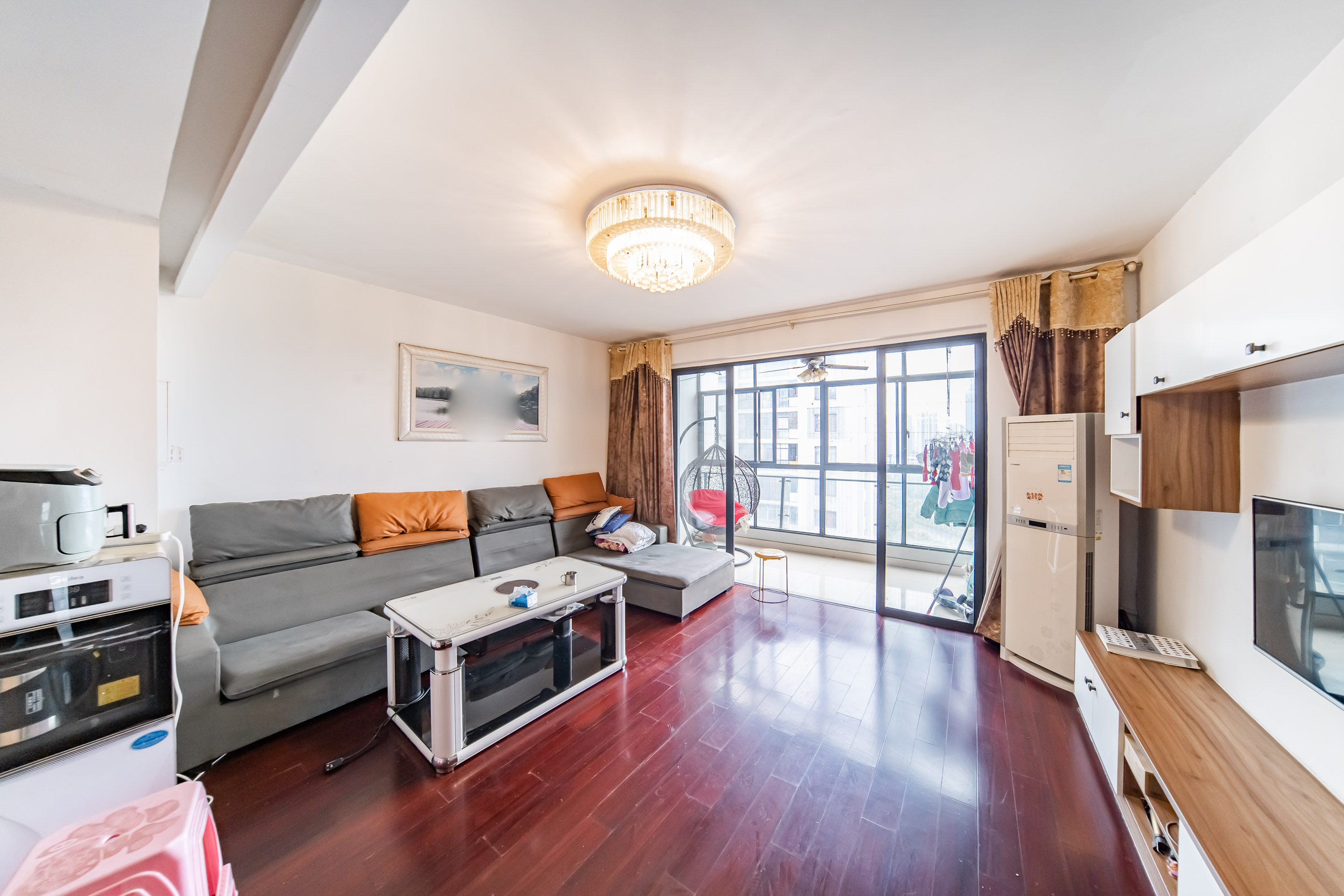 阳光100三期 4室2厅2卫 150.0万 阳光100三期 4室2厅2卫 150.0万客厅