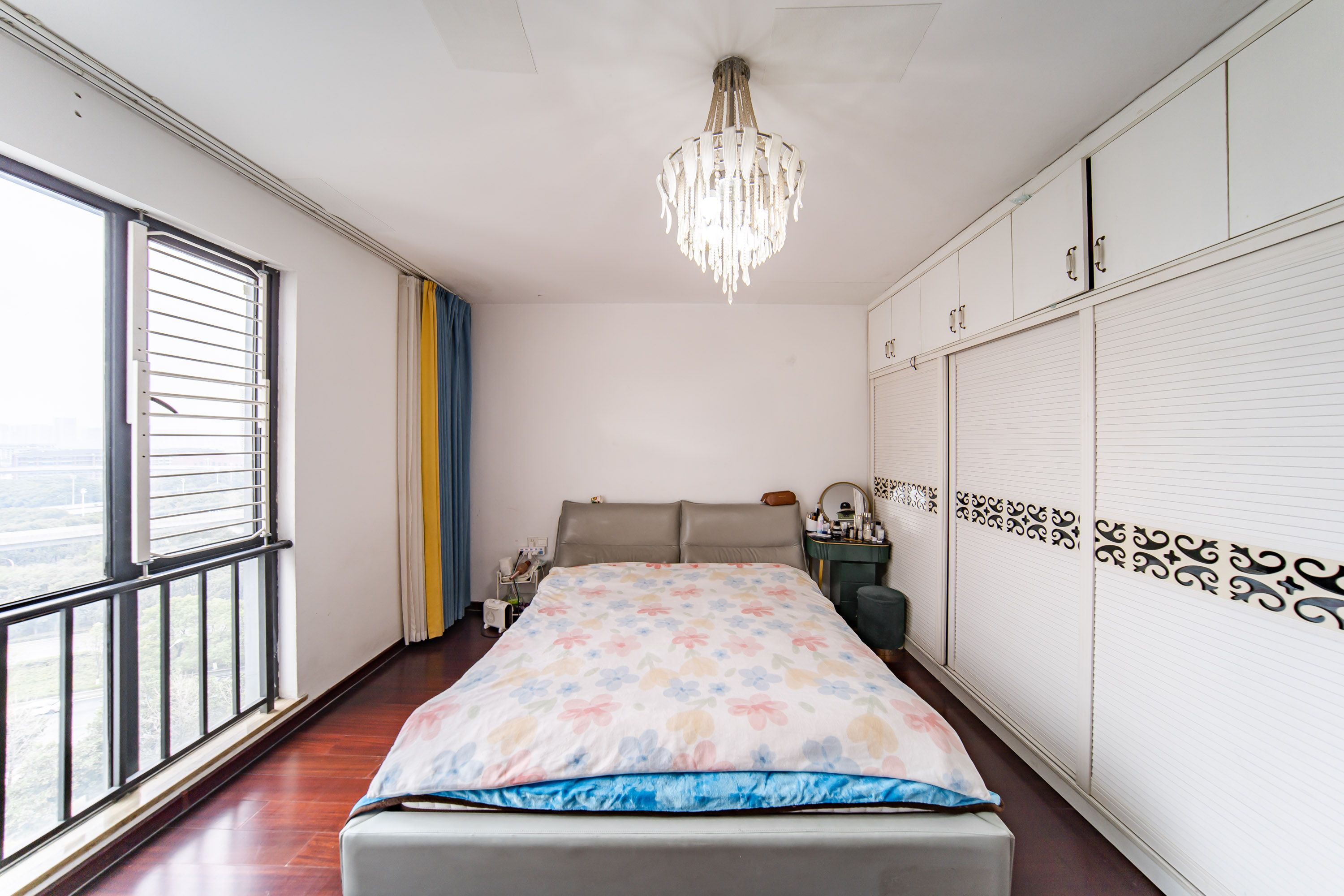 阳光100三期 4室2厅2卫 150.0万 阳光100三期 4室2厅2卫 150.0万卧室