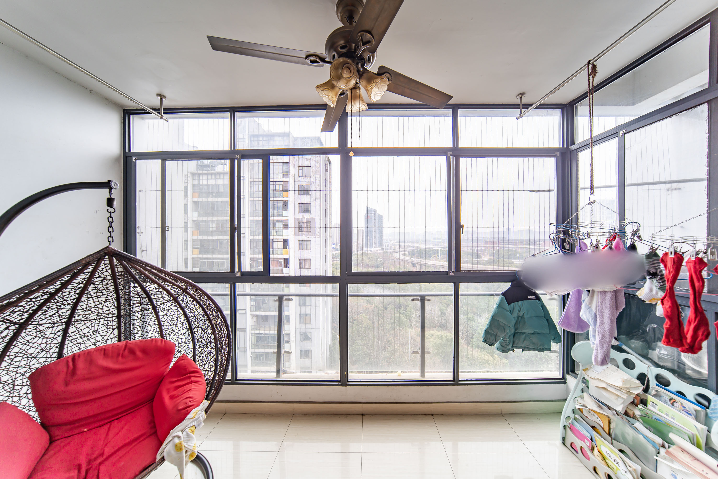 阳光100三期 4室2厅2卫 150.0万 阳光100三期 4室2厅2卫 150.0万阳台