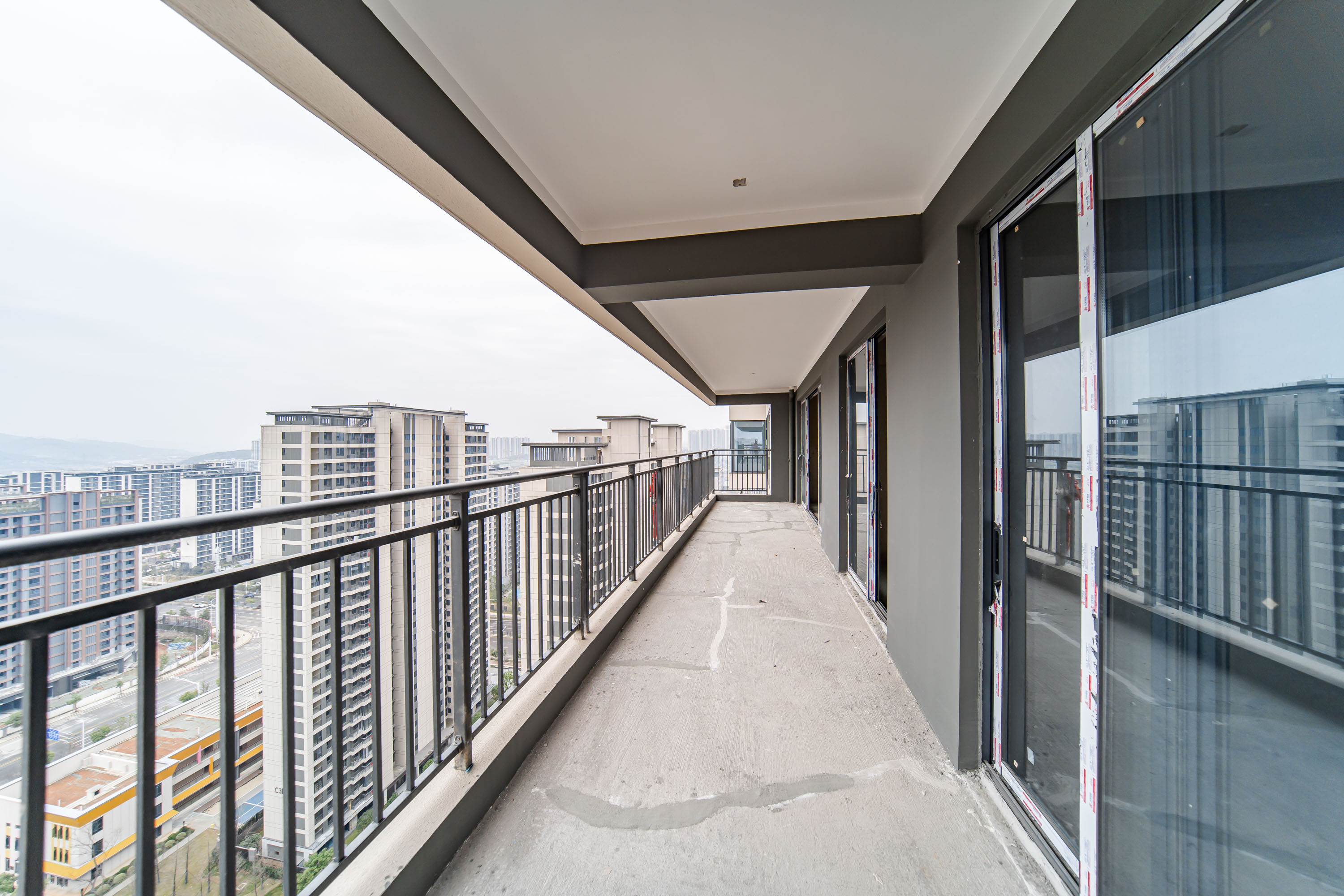 城发恒伟洋湖映2009  5室2厅2卫    315.0万 城发恒伟洋湖映2009  5室2厅2卫    315.0万阳台