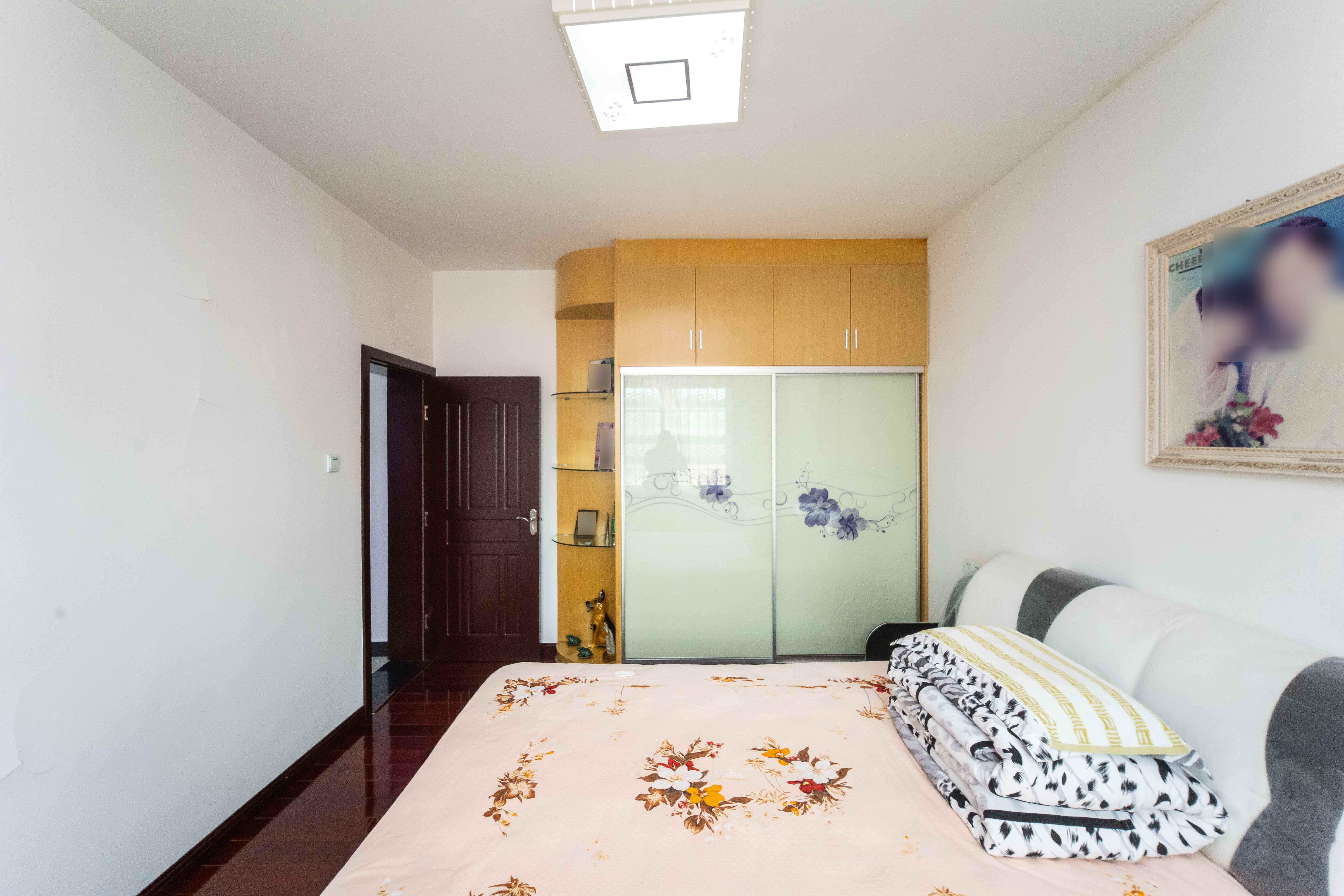 德政园 4室2厅2卫 123.8万 德政园 4室2厅2卫 123.8万卧室