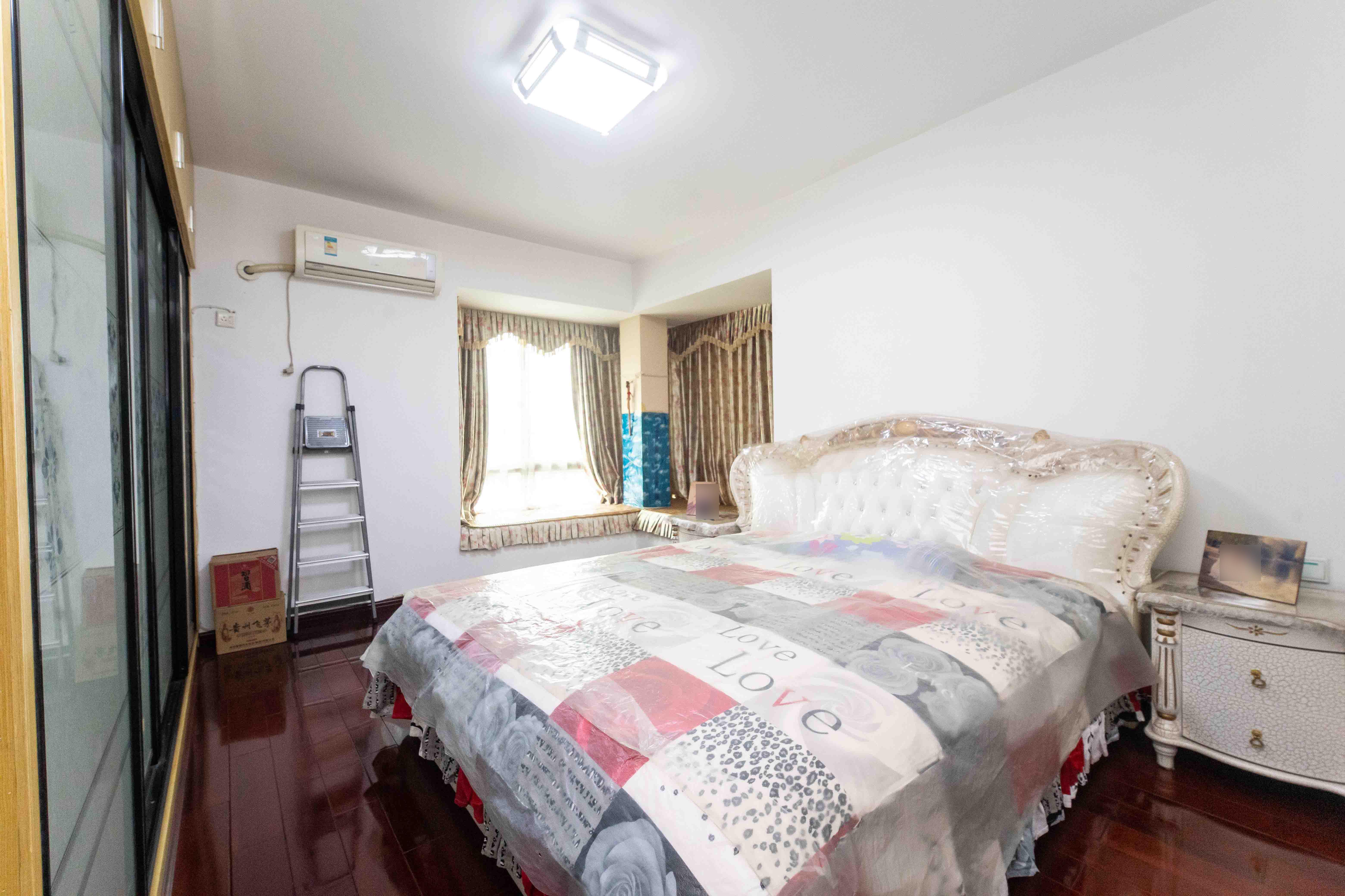 德政园 4室2厅2卫 123.8万 德政园 4室2厅2卫 123.8万卧室