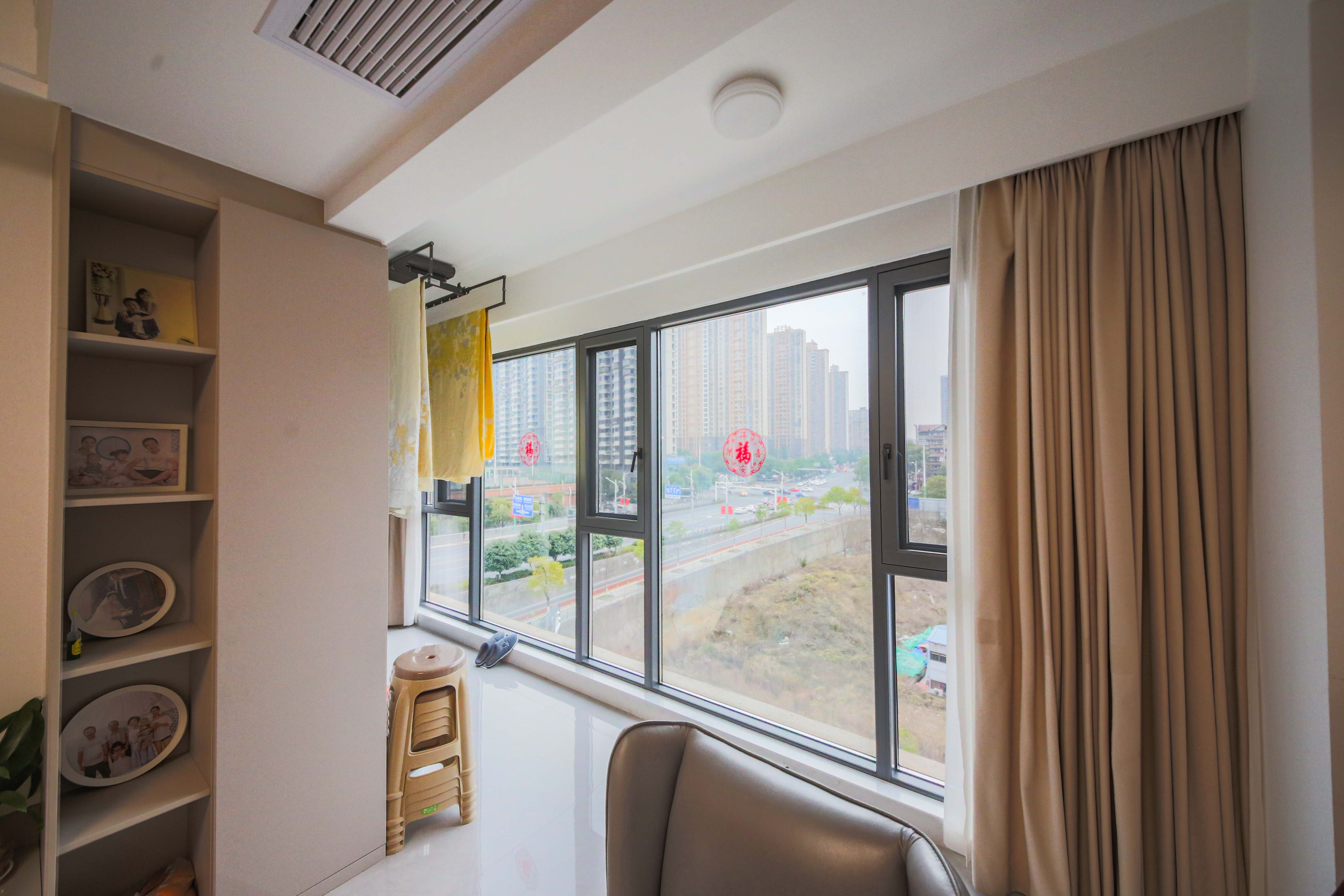 中建钰和城  3室2厅2卫   176.00万阳台