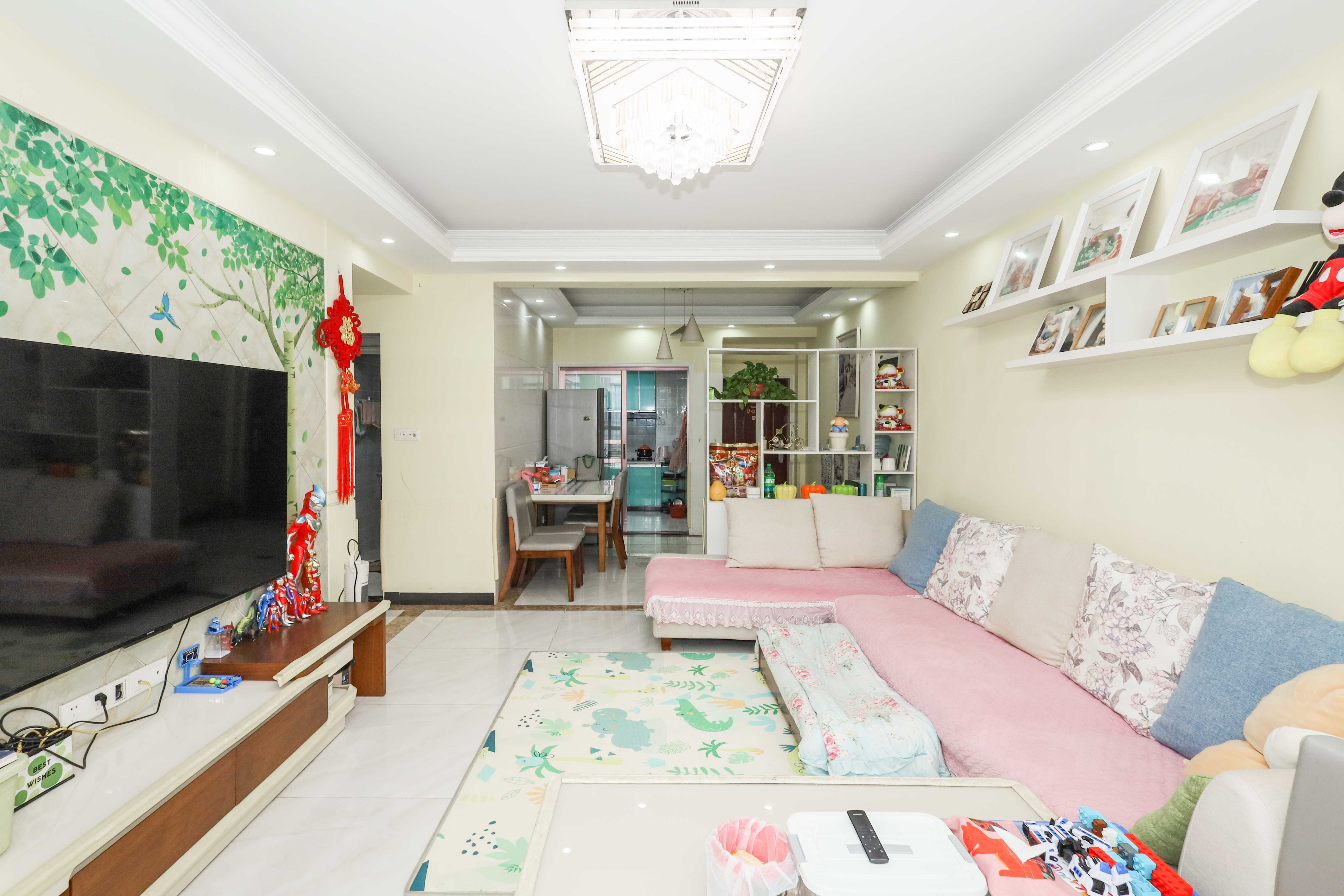 麓谷星辰  3室2厅2卫    88.0万 麓谷星辰  3室2厅2卫    88.0万客厅