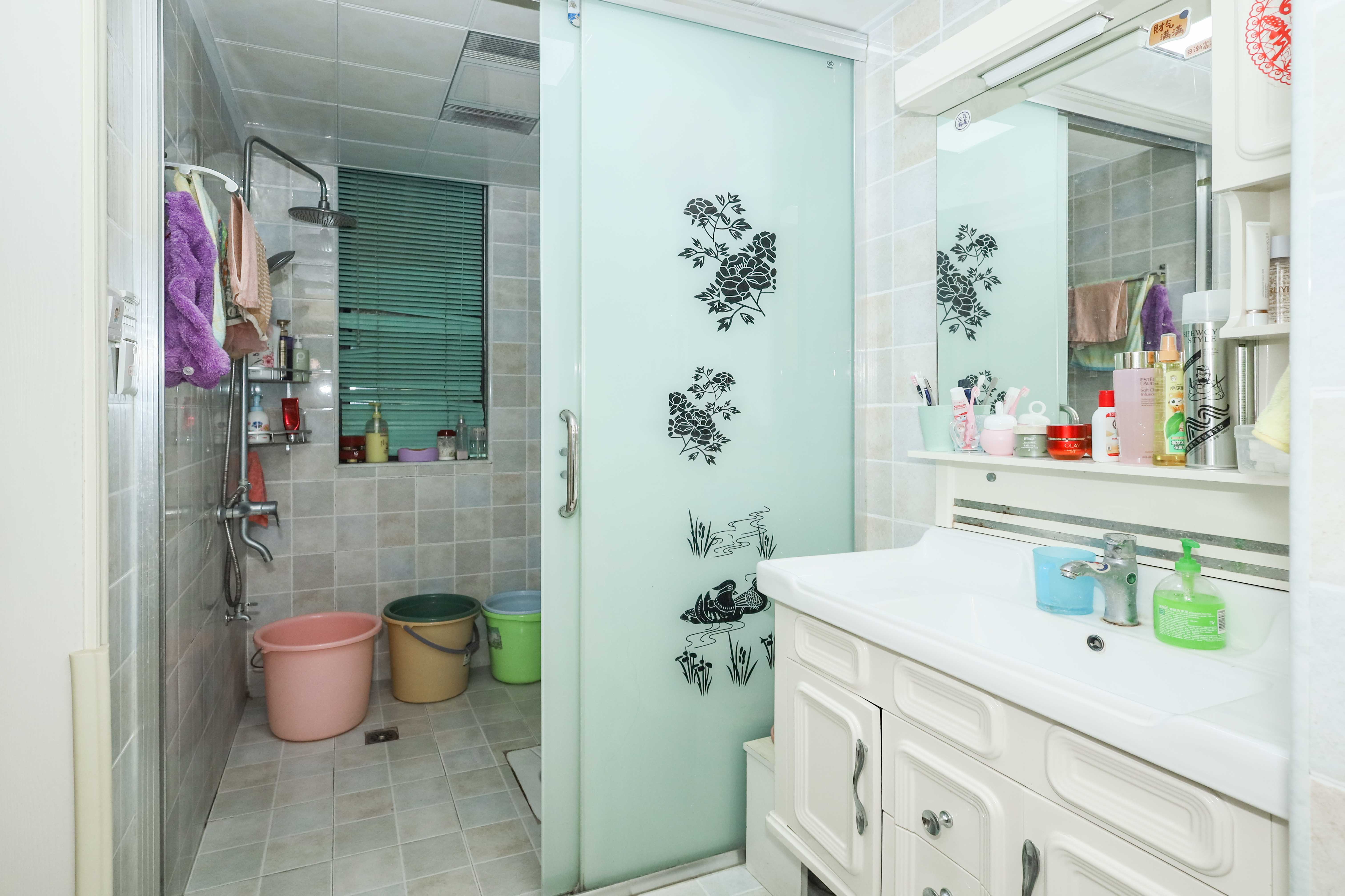 麓谷星辰  3室2厅2卫    88.0万 麓谷星辰  3室2厅2卫    88.0万卫生间