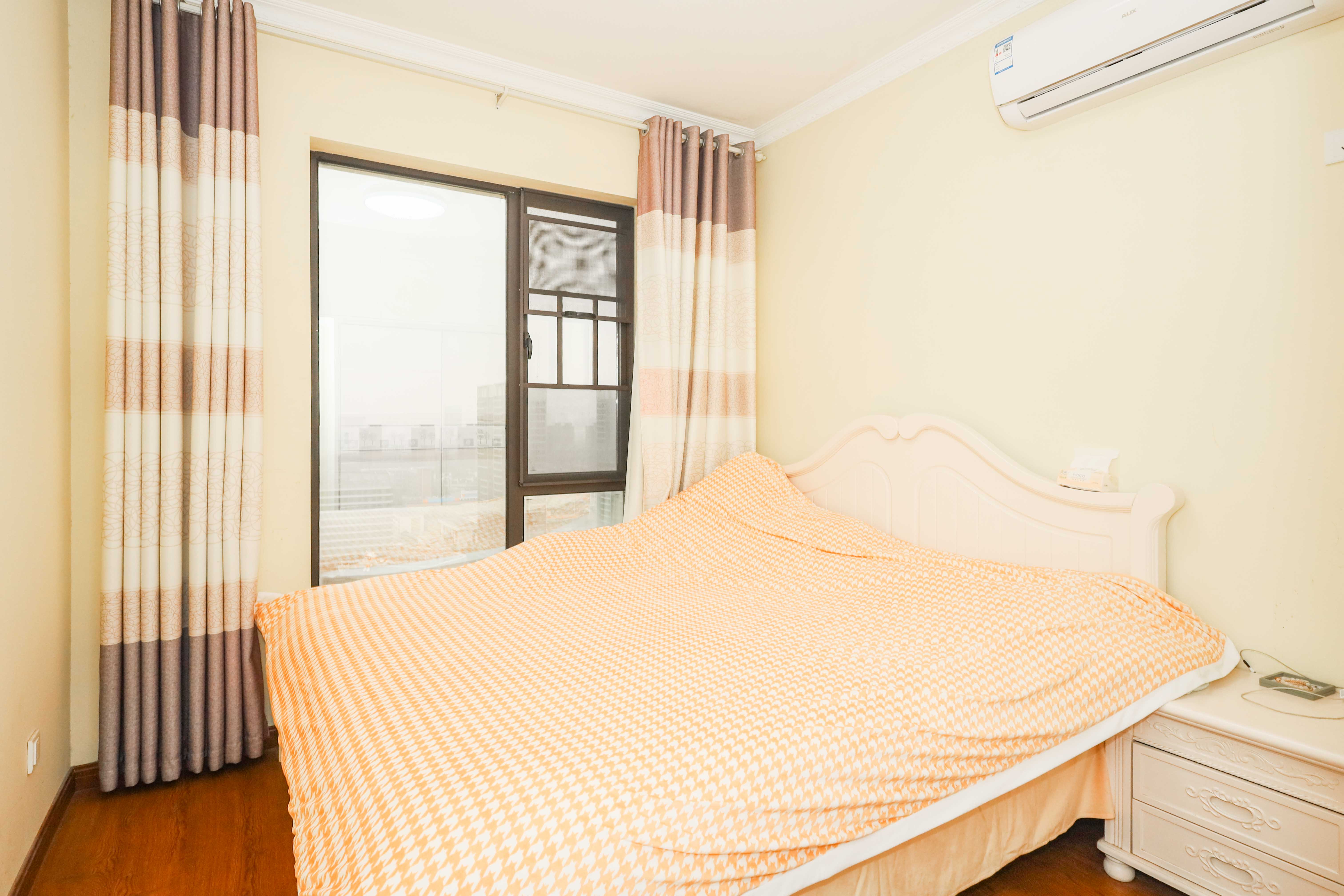 麓谷星辰  3室2厅2卫    88.0万 麓谷星辰  3室2厅2卫    88.0万卧室