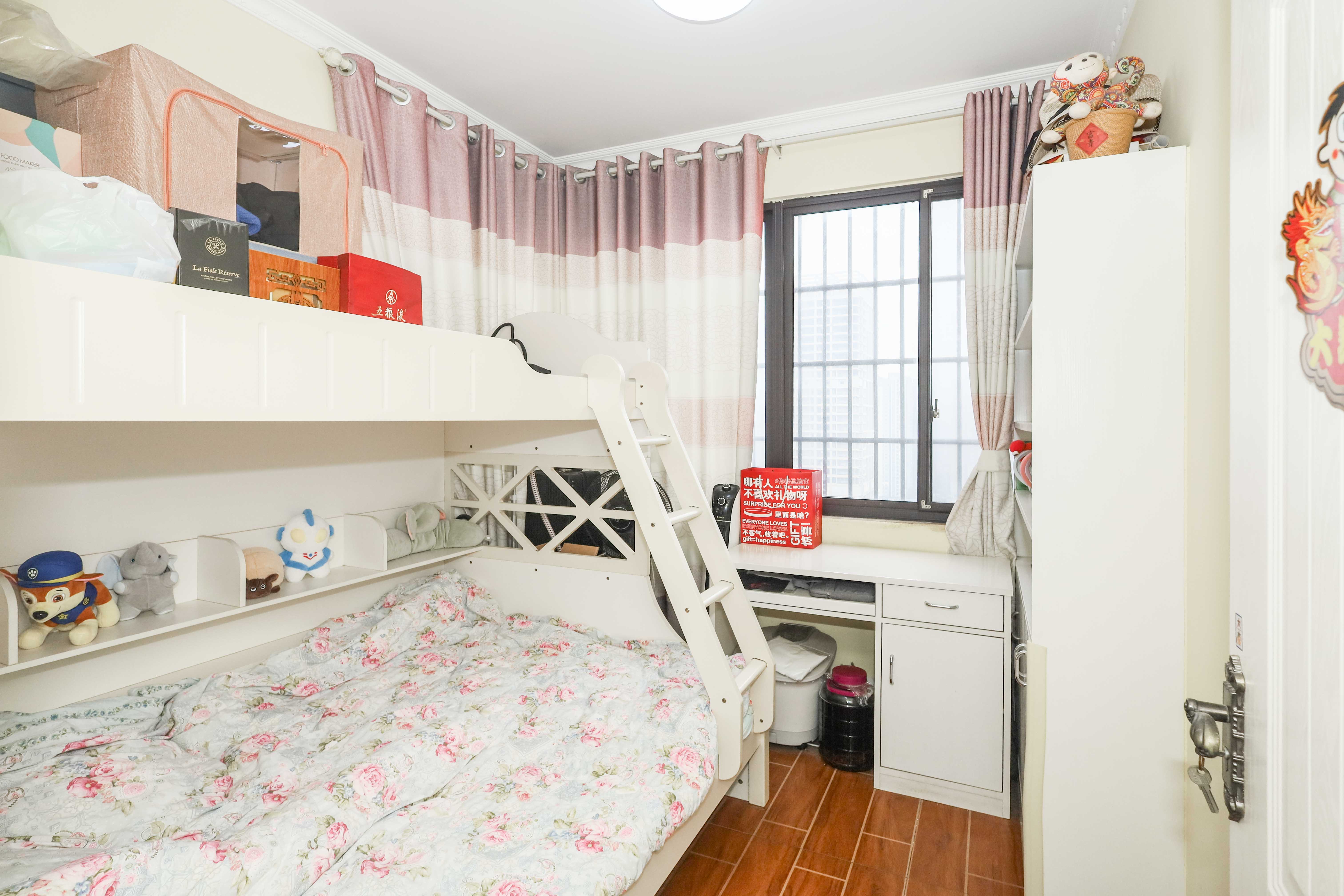 麓谷星辰  3室2厅2卫    88.0万 麓谷星辰  3室2厅2卫    88.0万卧室