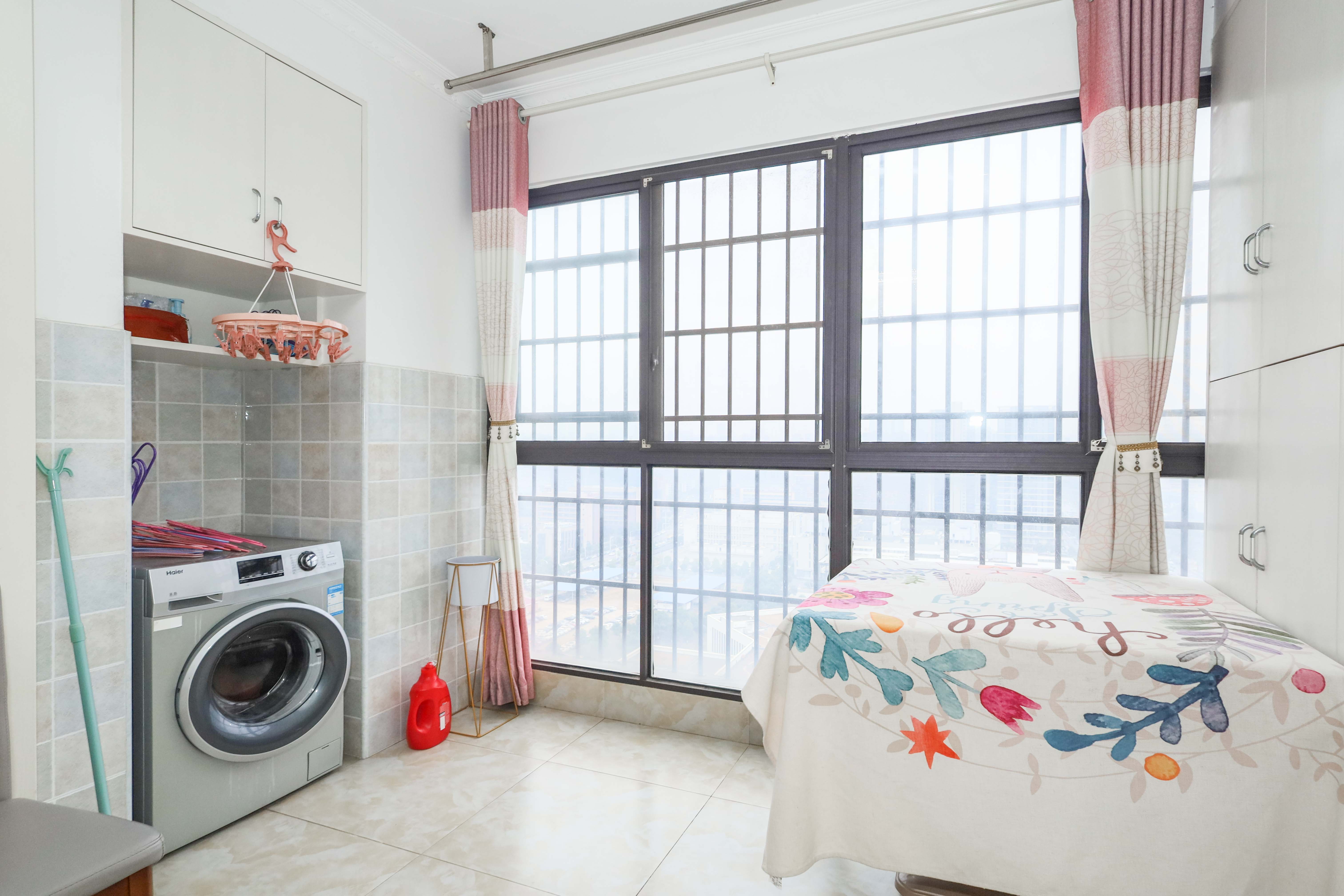 麓谷星辰  3室2厅2卫    88.0万 麓谷星辰  3室2厅2卫    88.0万阳台