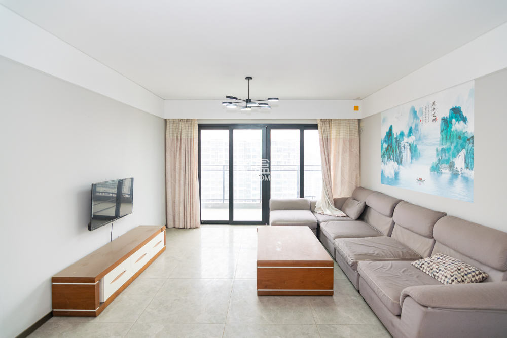 时代年华  4室2厅2卫    125.0万