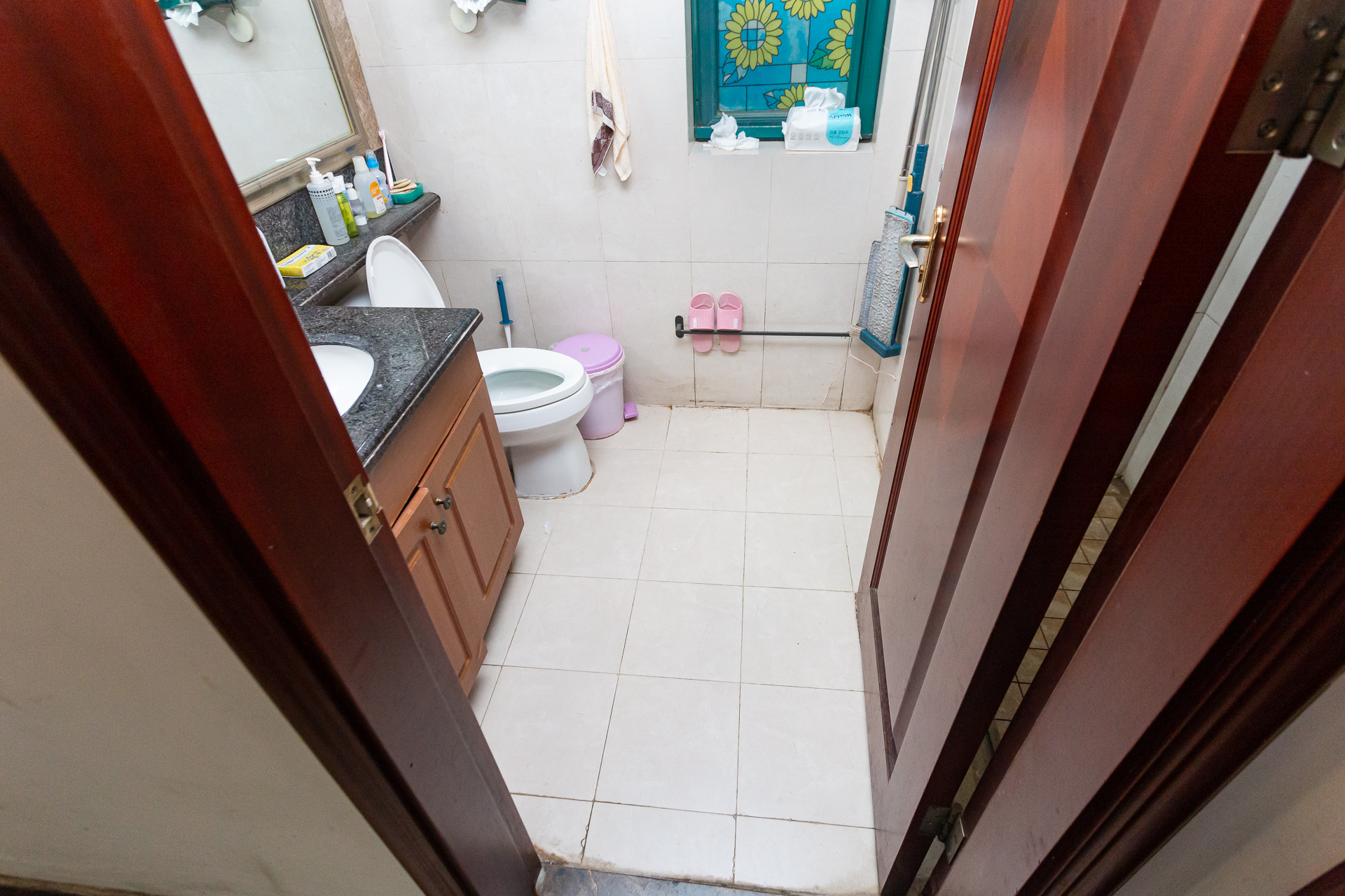 恒大名都 3室2厅1卫 57.8万 恒大名都 3室2厅1卫 57.8万卫生间