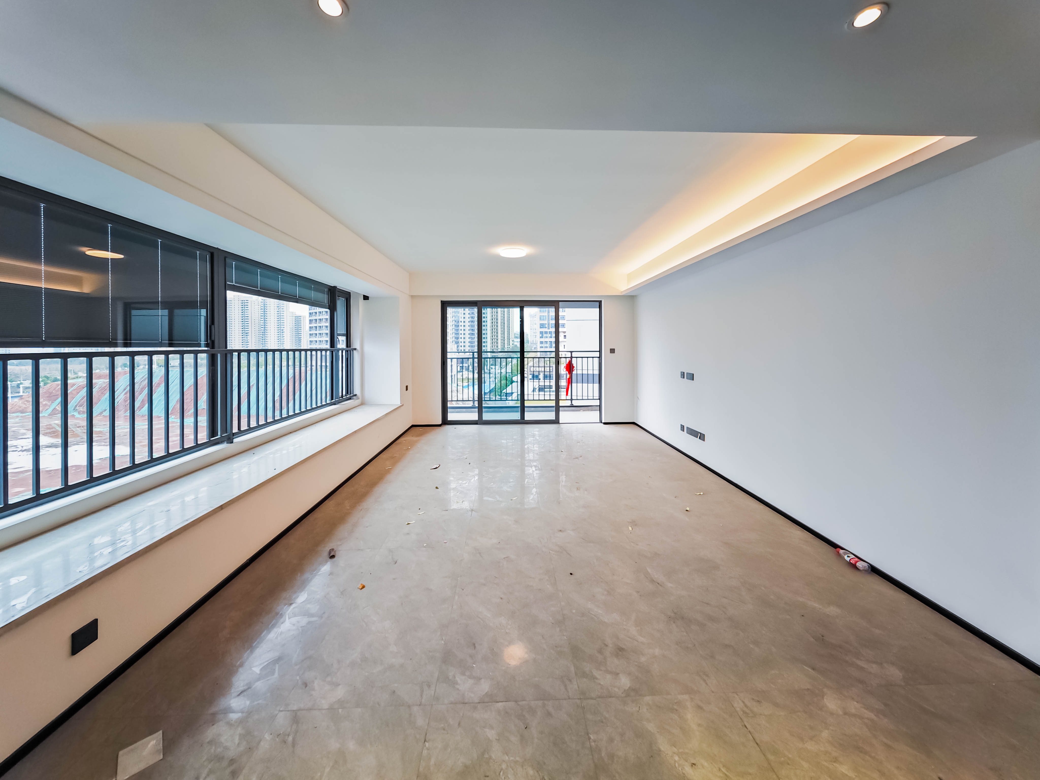 轨道万科悦府  4室2厅2卫    185.0万 轨道万科悦府  4室2厅2卫    185.0万客厅