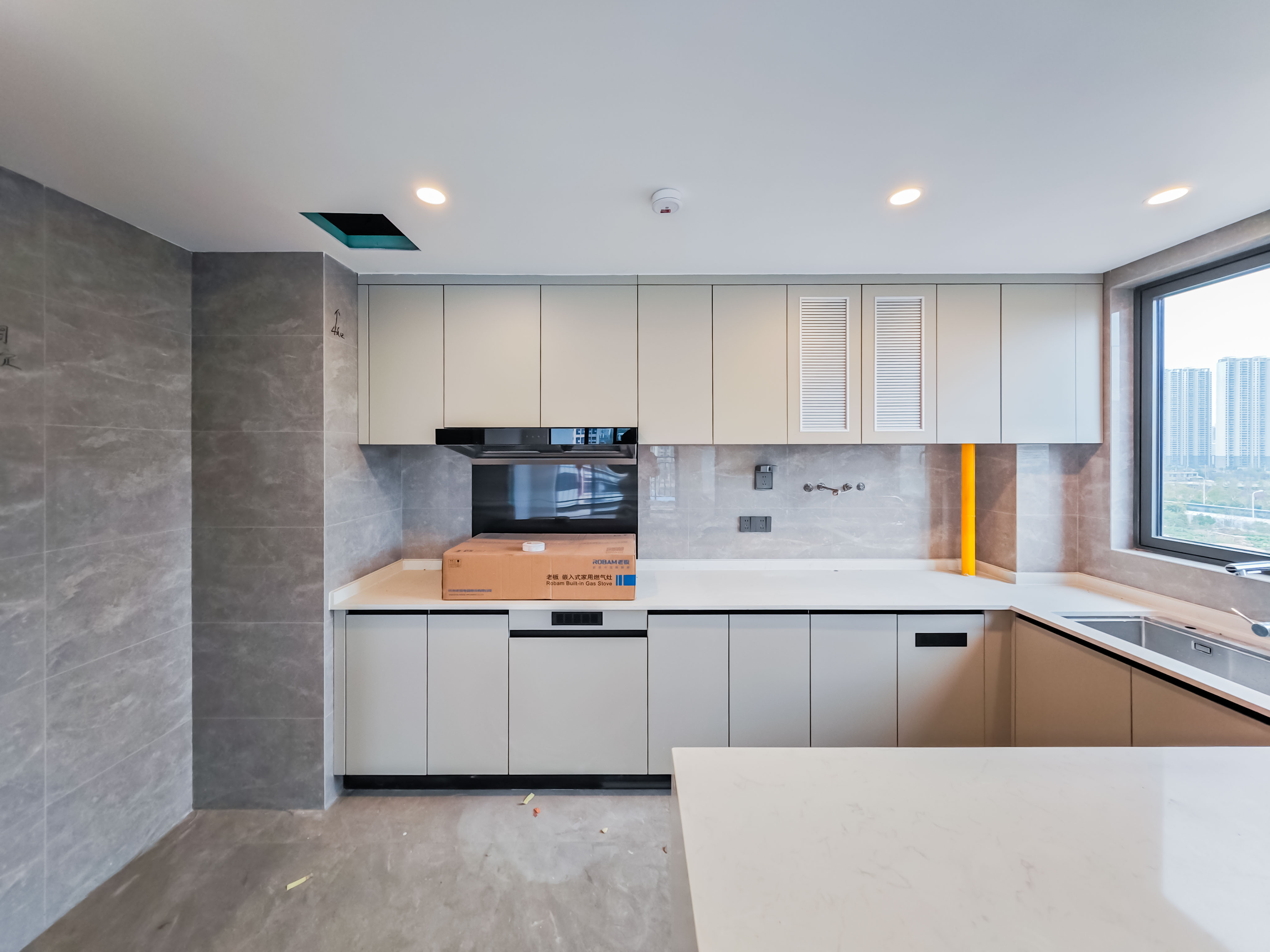 轨道万科悦府  4室2厅2卫    185.0万 轨道万科悦府  4室2厅2卫    185.0万厨房