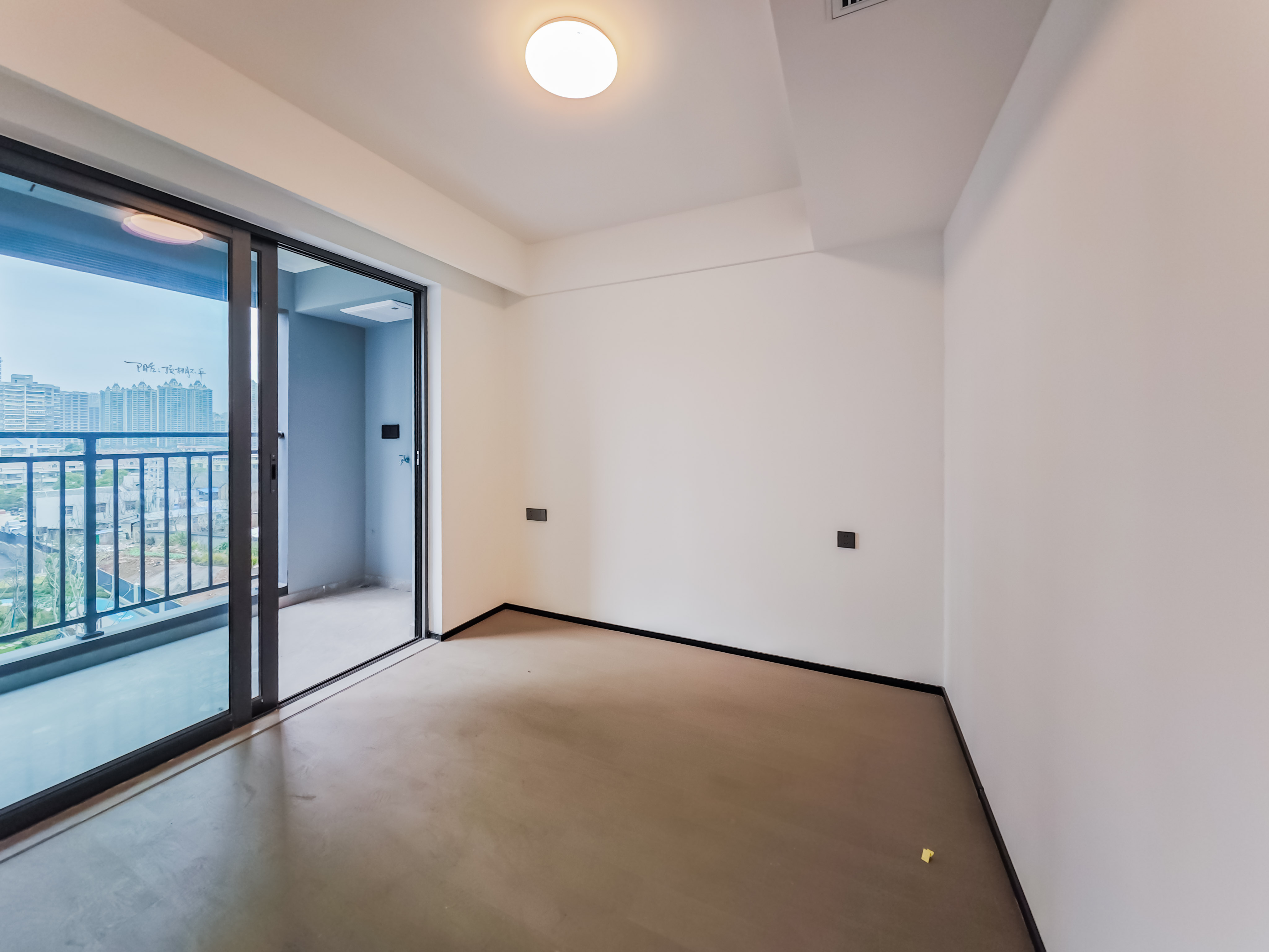 轨道万科悦府  4室2厅2卫    185.0万 轨道万科悦府  4室2厅2卫    185.0万卧室