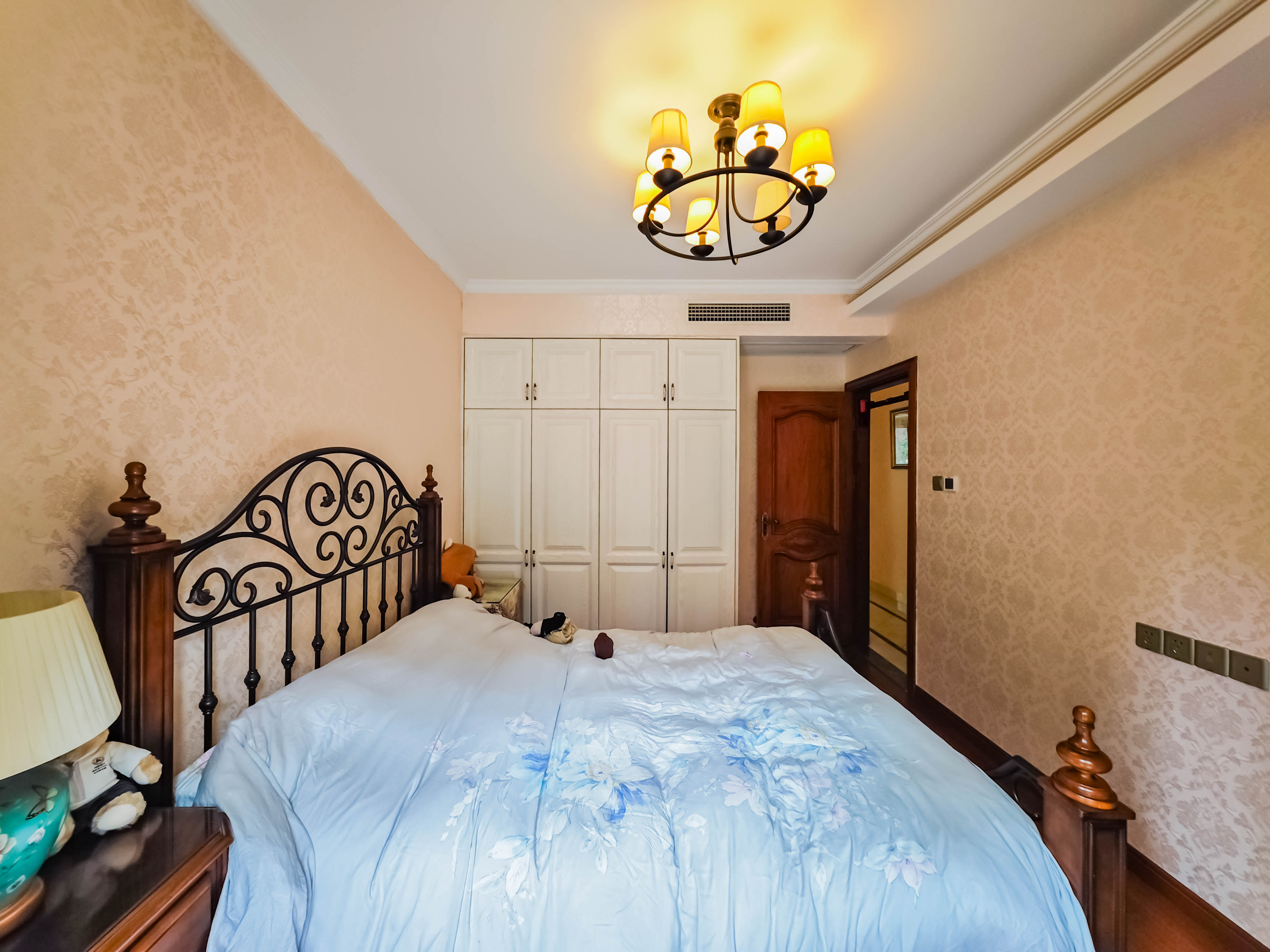 万科金域华府三四期  6室2厅4卫    448.0万 万科金域华府三四期  6室2厅4卫    448.0万卧室