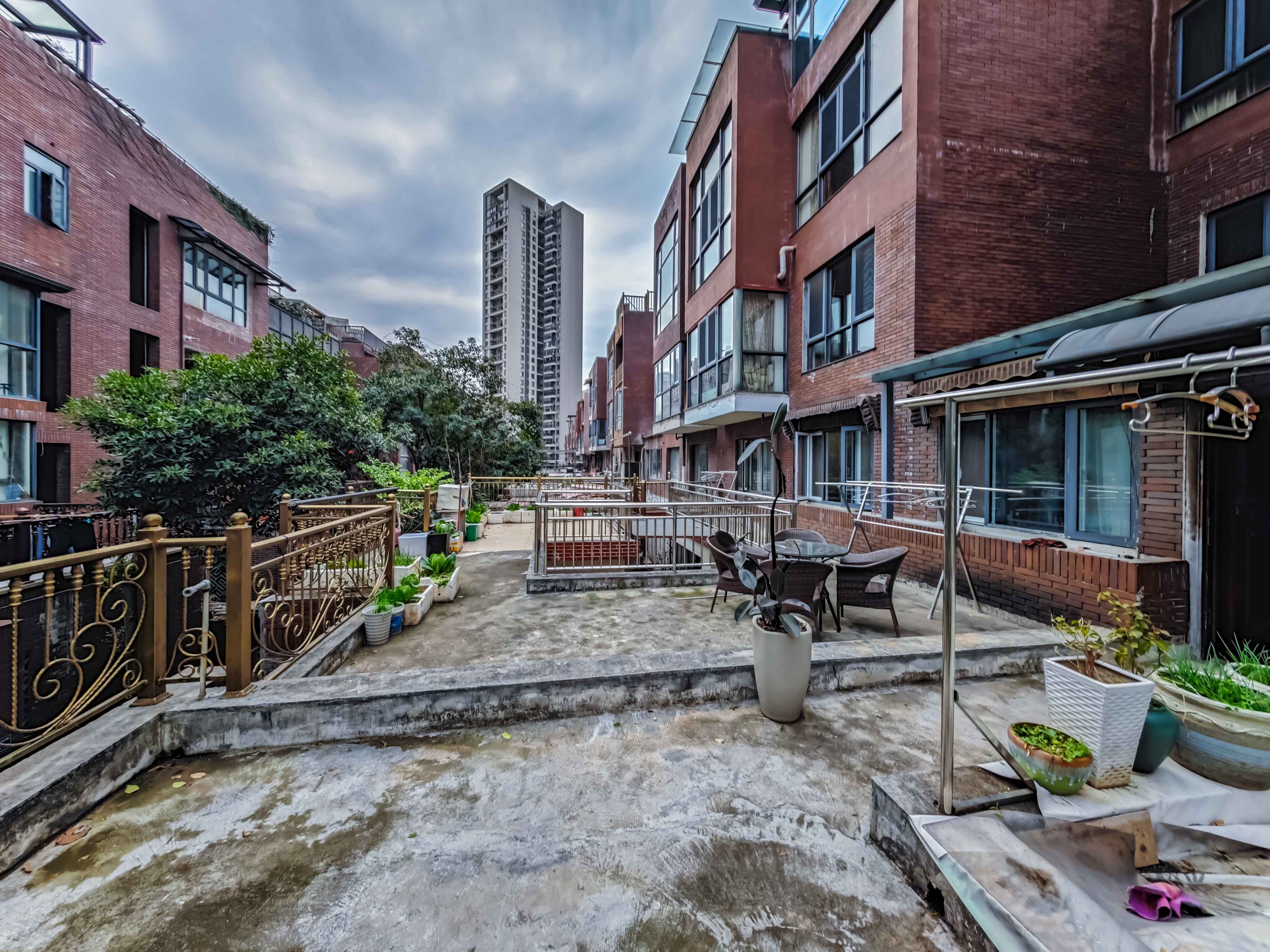 万科金域华府三四期  6室2厅4卫    448.0万 万科金域华府三四期  6室2厅4卫    448.0万卧室