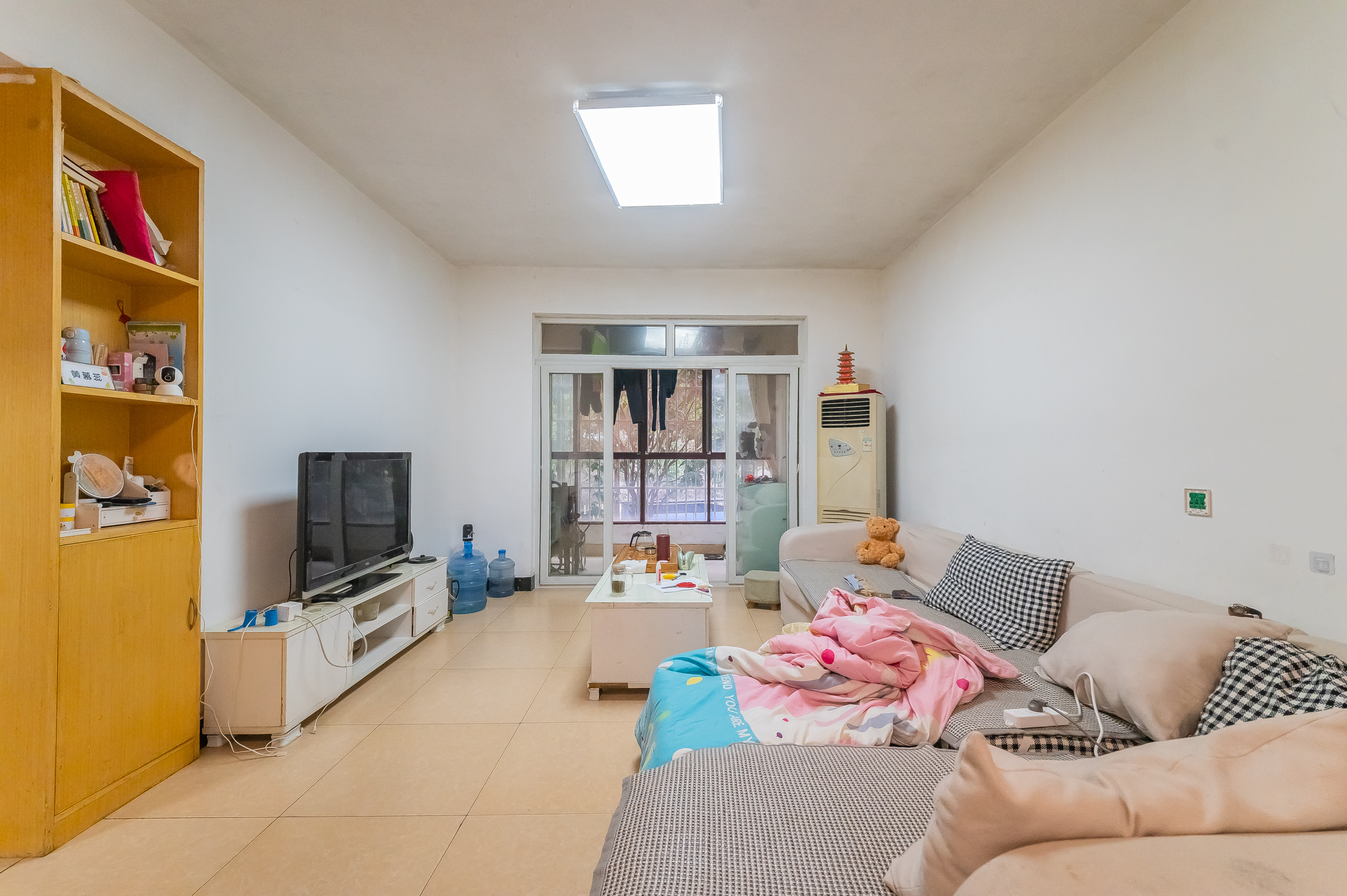 东方航标 2室2厅1卫 45.0万 东方航标 2室2厅1卫 45.0万客厅