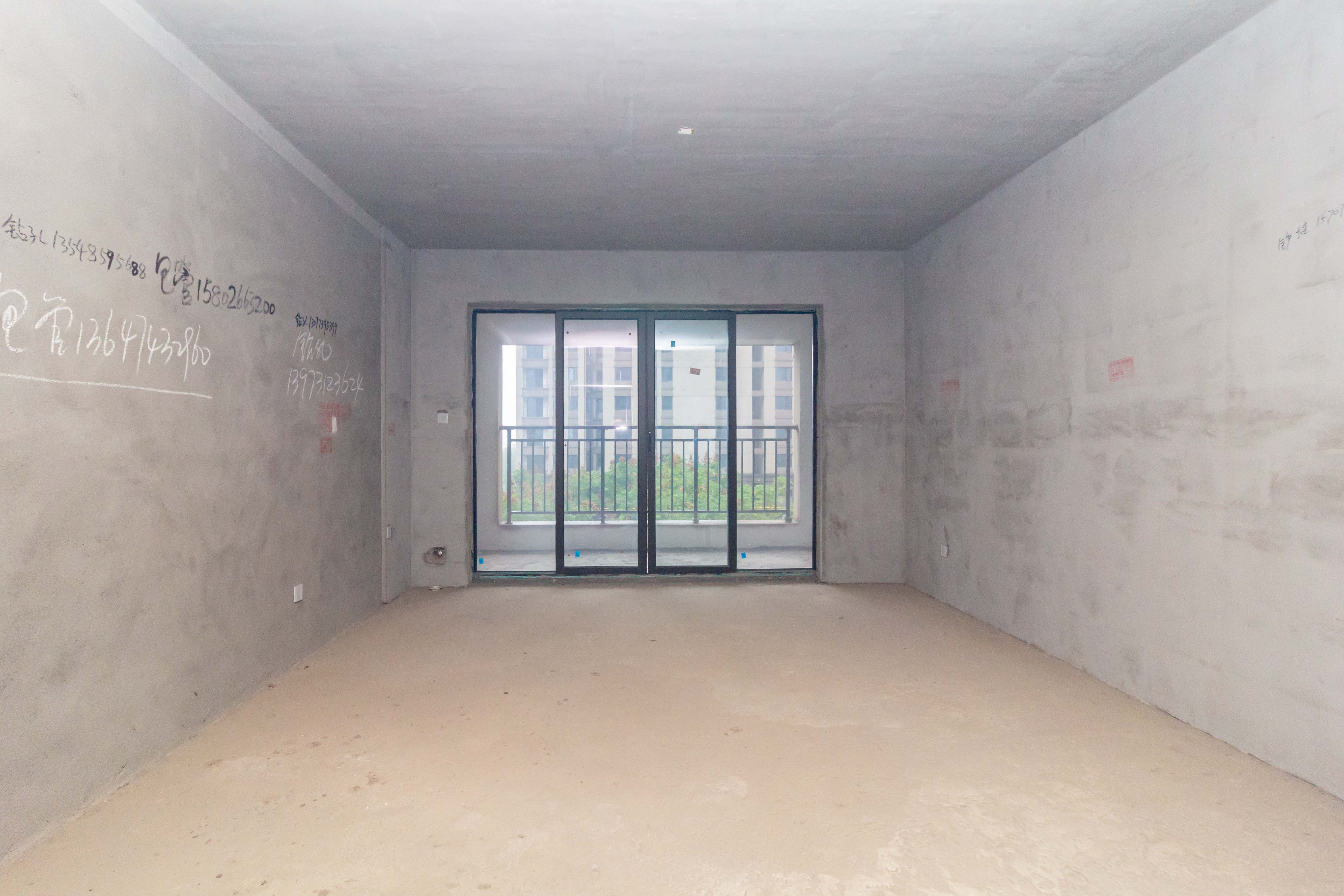 金广星苑  4室2厅2卫    93.0万 金广星苑  4室2厅2卫    93.0万客厅