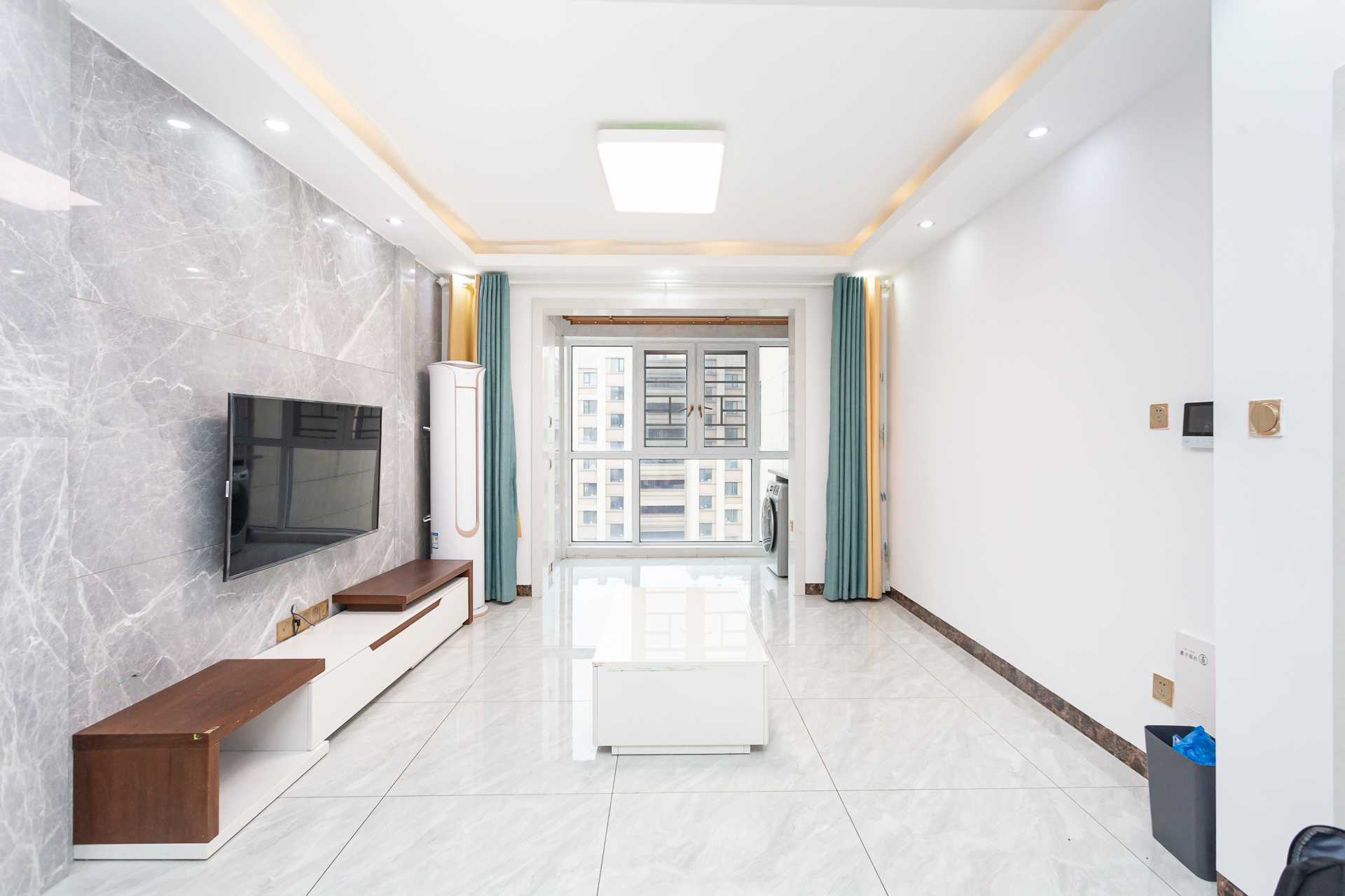 嘉宇银杉(嘉宇西苑)  3室2厅2卫    90.0万 嘉宇银杉(嘉宇西苑)  3室2厅2卫    90.0万客厅