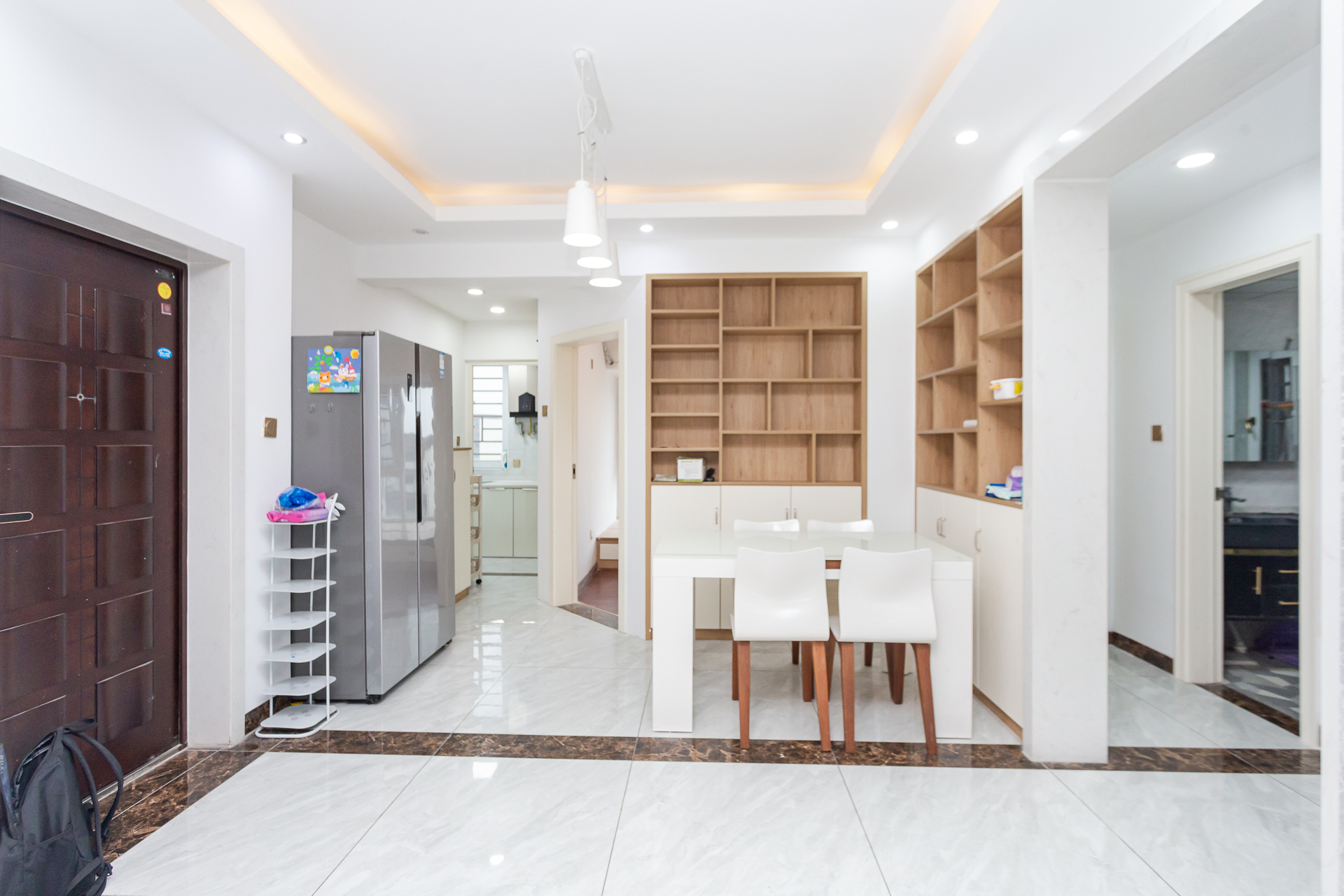 嘉宇银杉(嘉宇西苑)  3室2厅2卫    90.0万 嘉宇银杉(嘉宇西苑)  3室2厅2卫    90.0万客厅