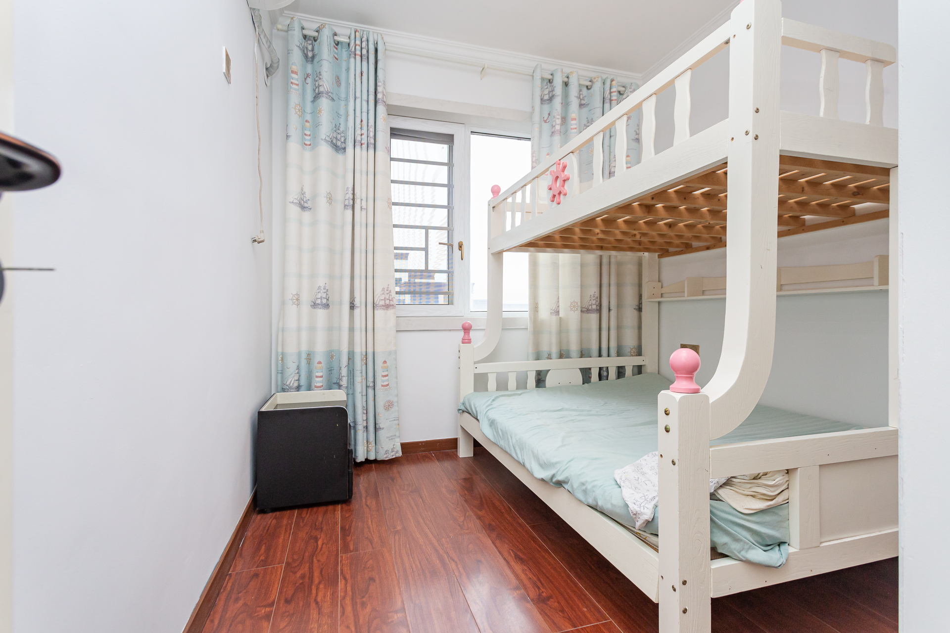 嘉宇银杉(嘉宇西苑)  3室2厅2卫    90.0万 嘉宇银杉(嘉宇西苑)  3室2厅2卫    90.0万卧室