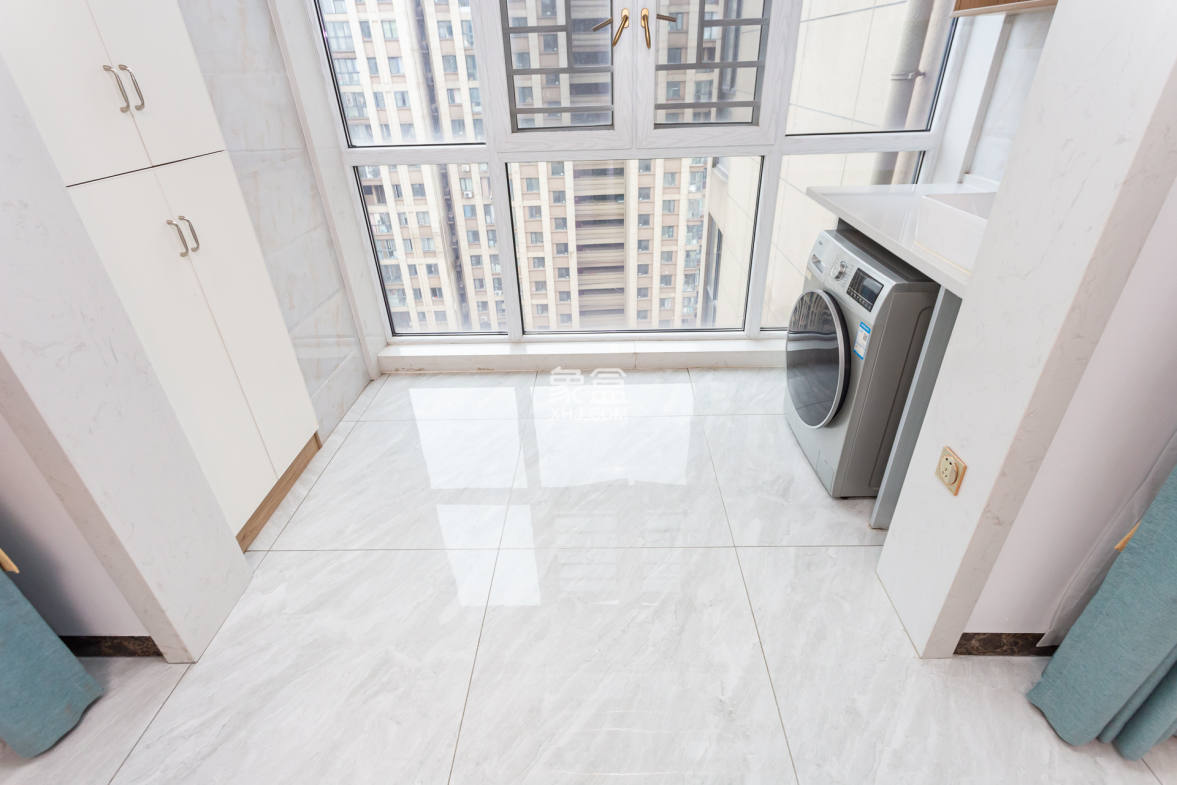 嘉宇银杉(嘉宇西苑)  3室2厅2卫    90.0万 嘉宇银杉(嘉宇西苑)  3室2厅2卫    90.0万阳台