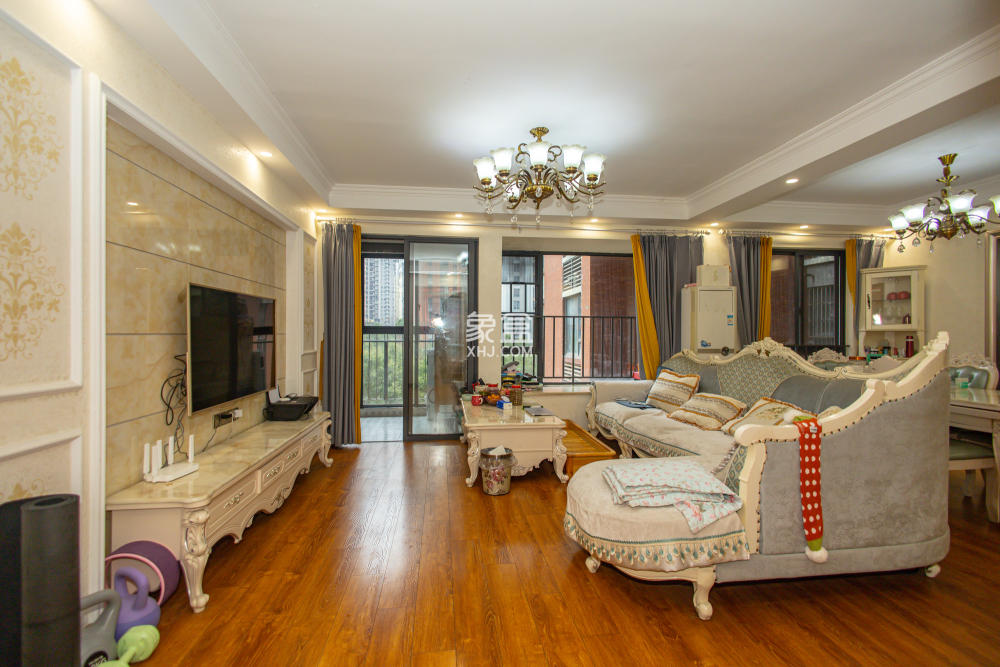 华润凤凰城二期  4室2厅2卫    123.0万