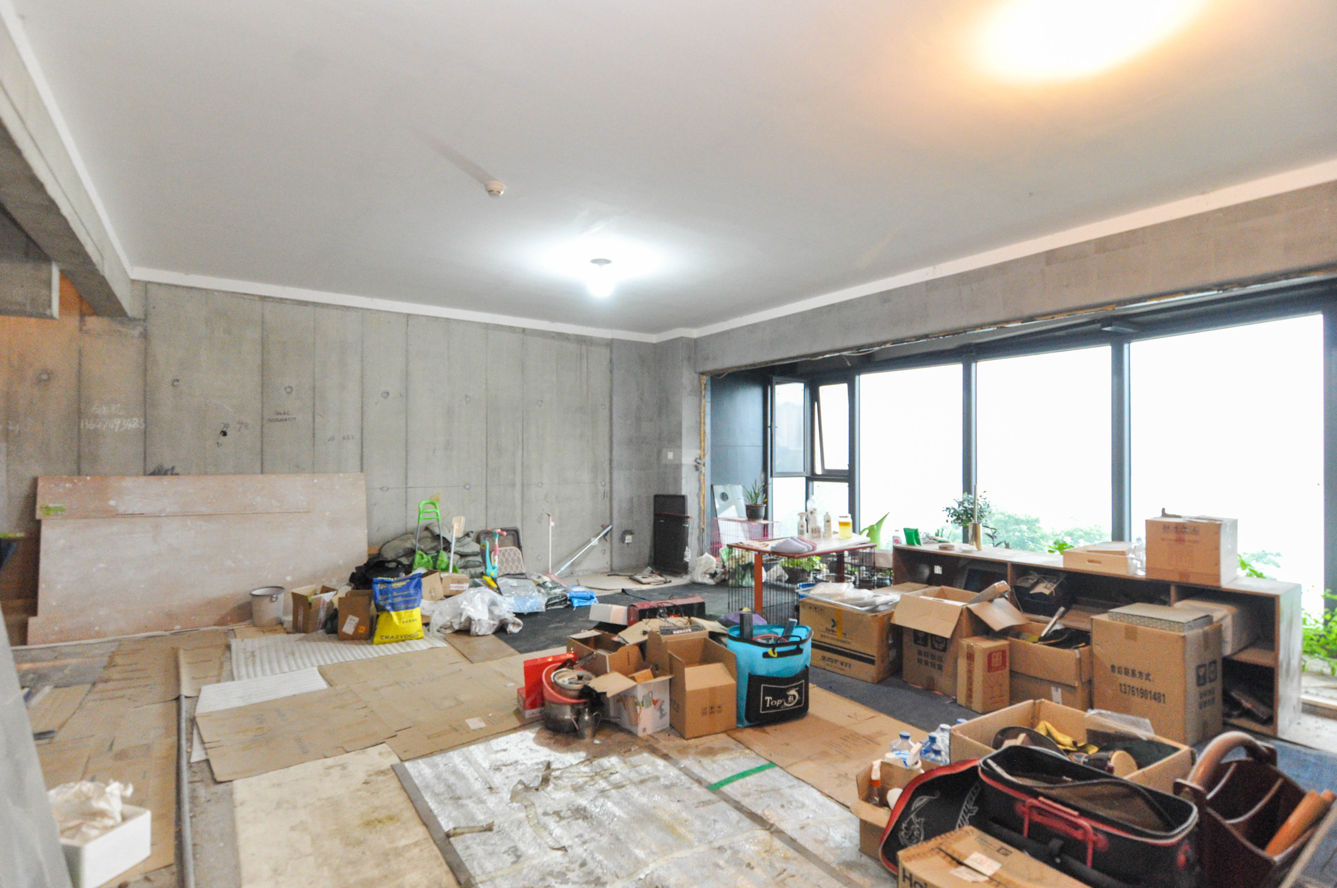 天祥水晶湾  4室2厅2卫   258.00万客厅