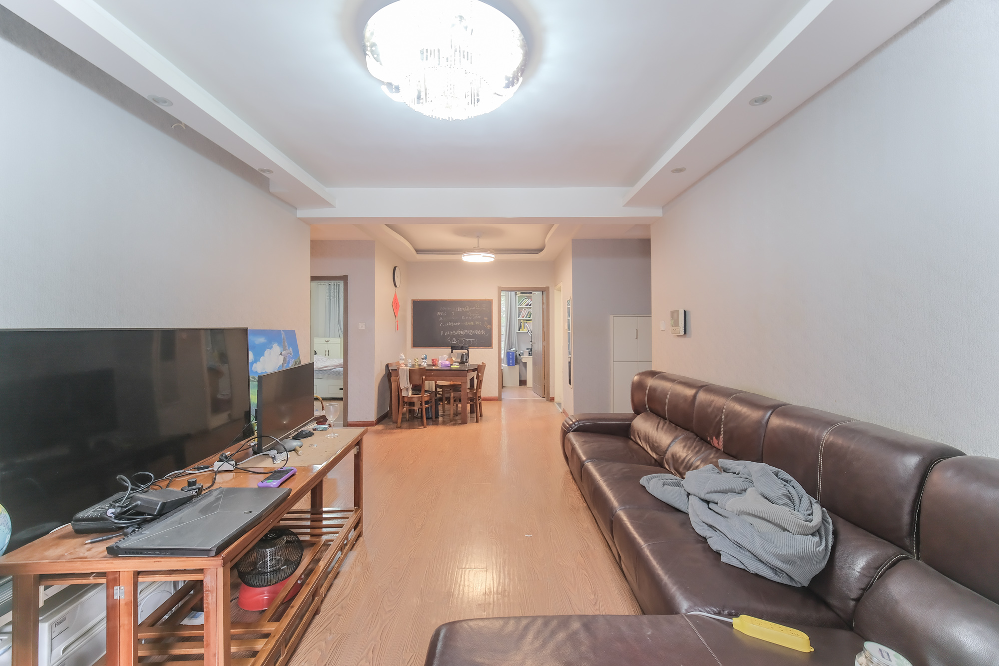 山水湾  3室2厅1卫    60.0万 山水湾  3室2厅1卫    60.0万客厅