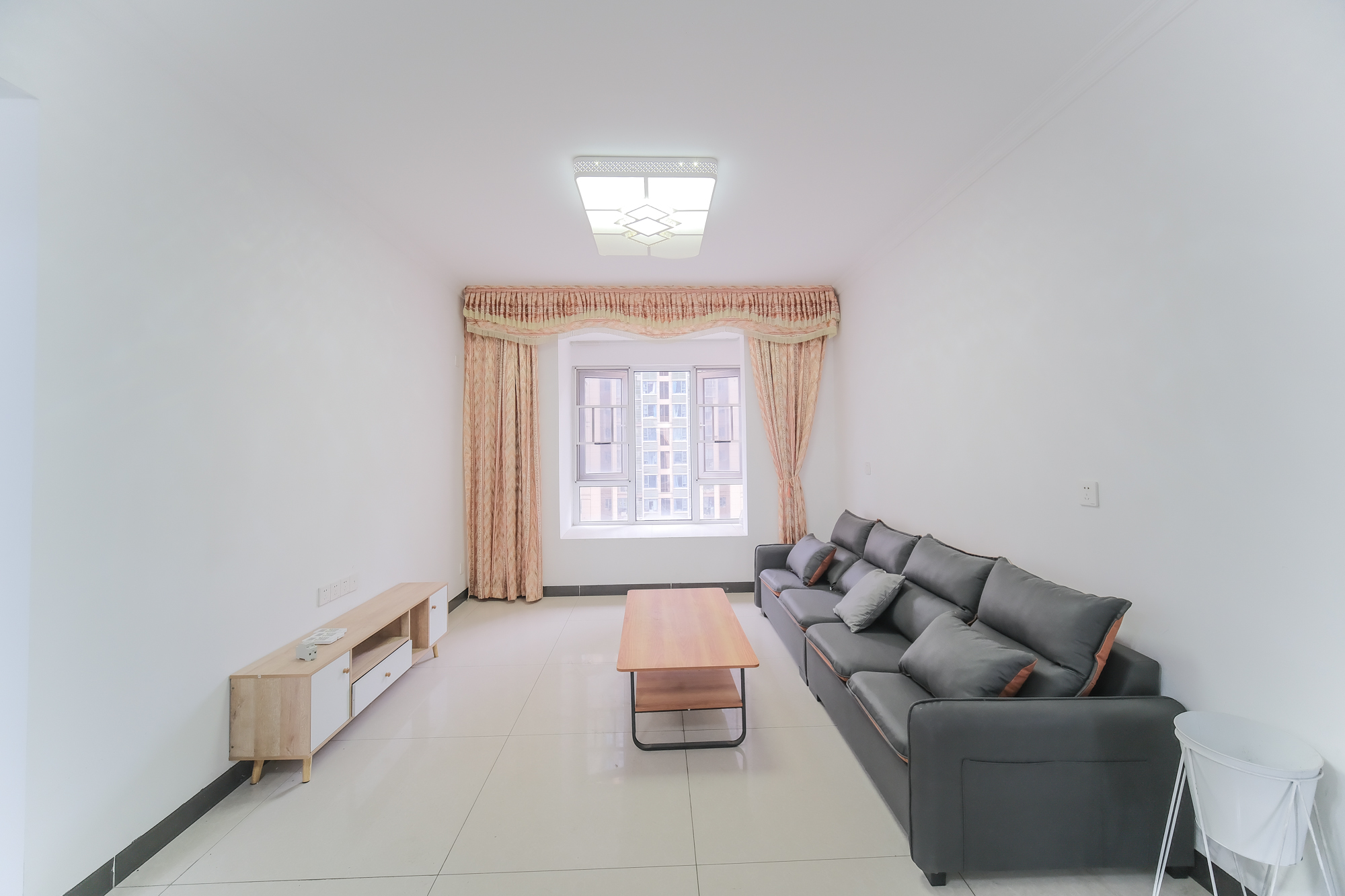 荣盛花语城 3室2厅1卫 70.0万 荣盛花语城 3室2厅1卫 70.0万客厅