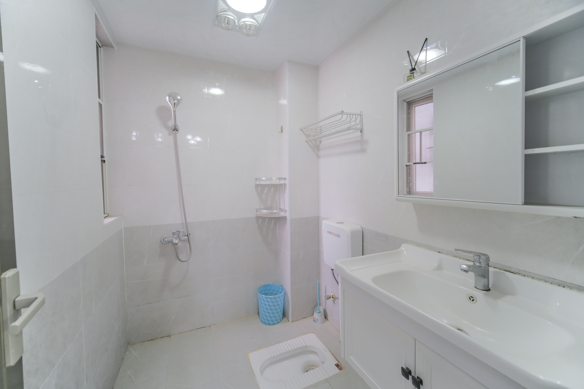 荣盛花语城 3室2厅1卫 70.0万 荣盛花语城 3室2厅1卫 70.0万卫生间