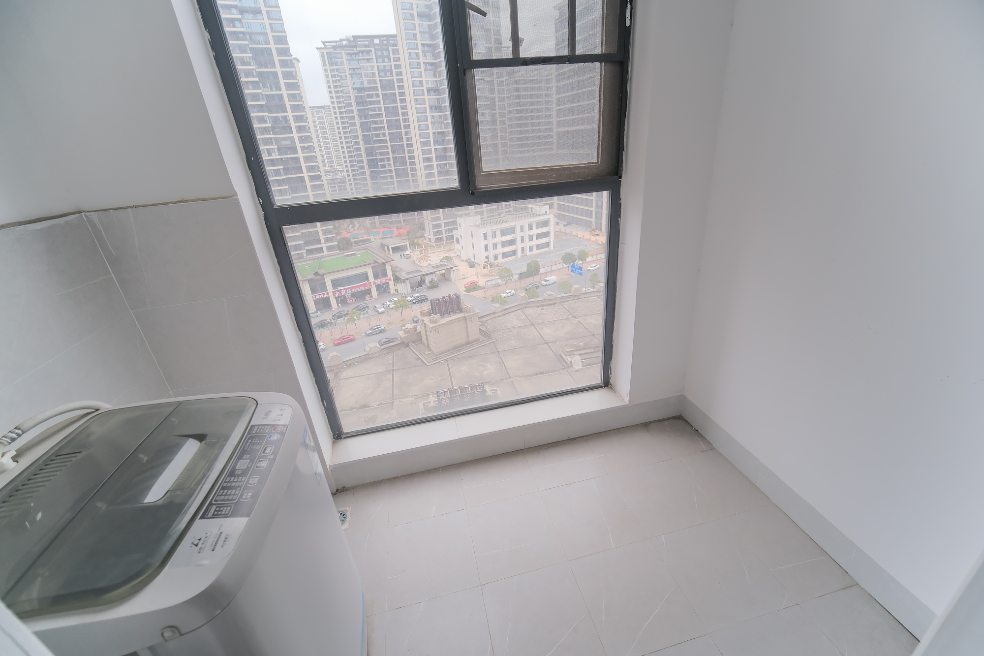 荣盛花语城 3室2厅1卫 70.0万 荣盛花语城 3室2厅1卫 70.0万阳台