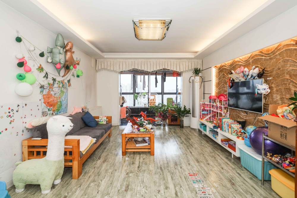 保利麓谷林语F区  4室2厅2卫    105.0万