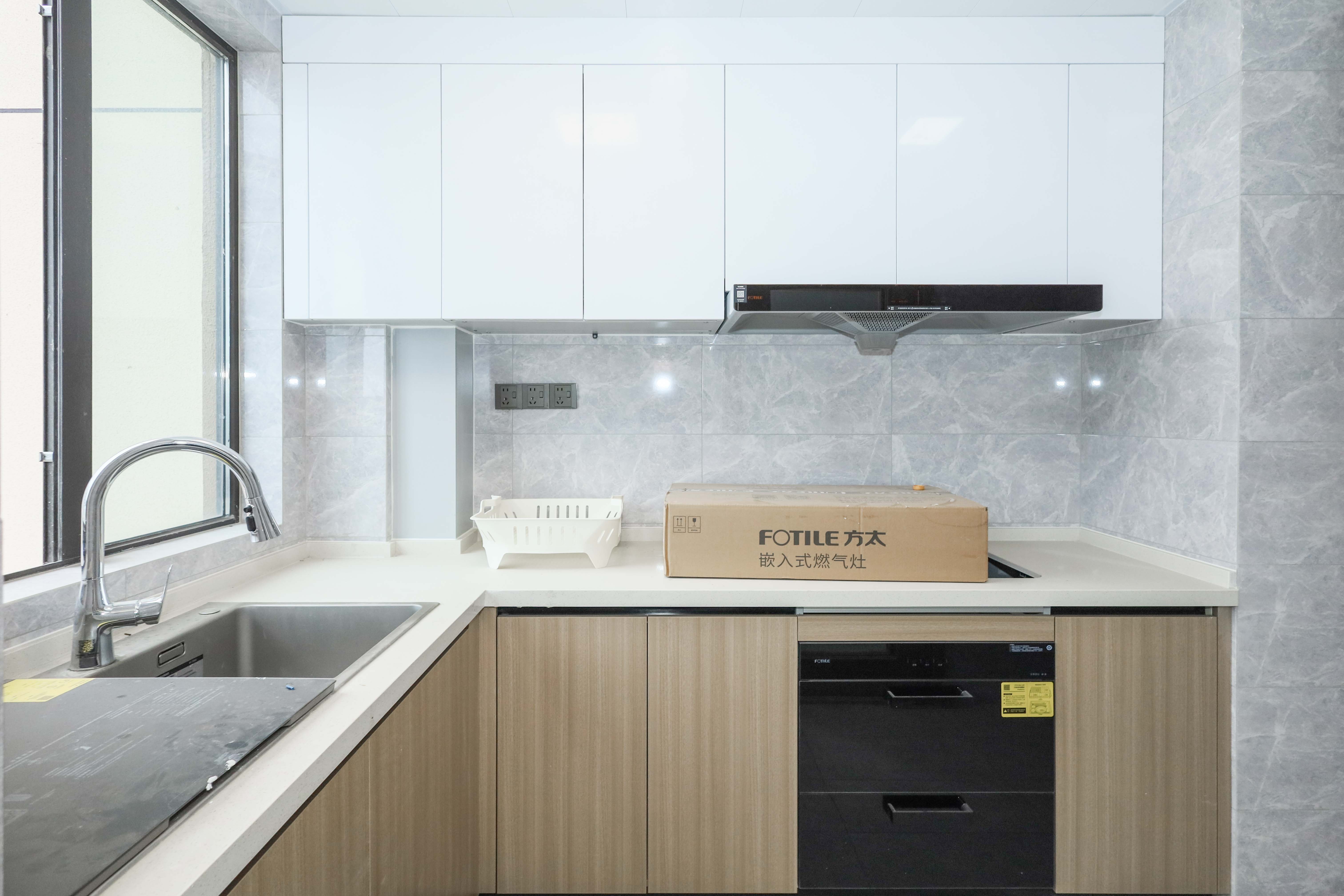 汉唐世家二期 3室2厅1卫 88.0万 汉唐世家二期 3室2厅1卫 88.0万厨房