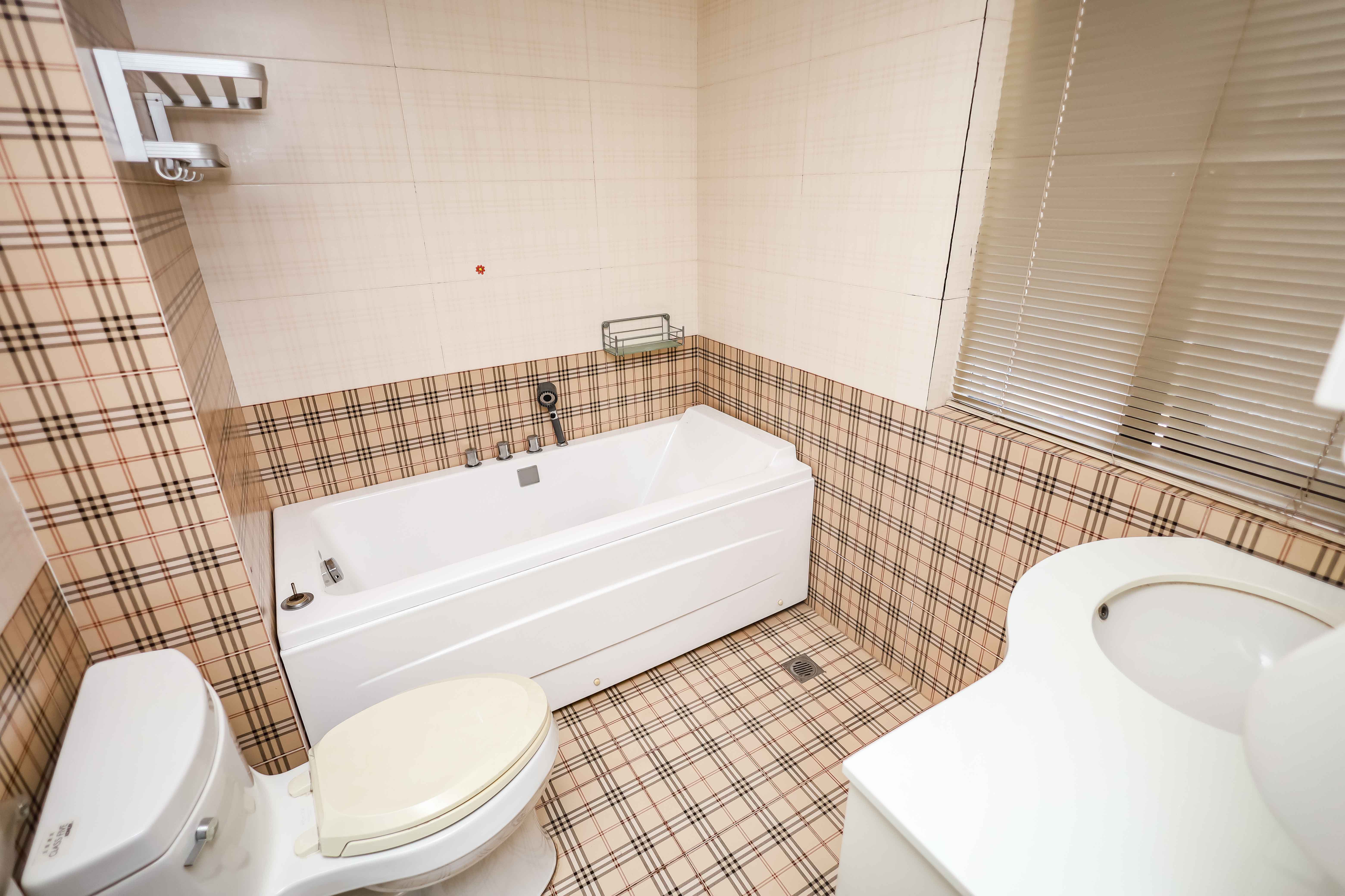 永祺西京  3室2厅2卫    158.0万卫生间