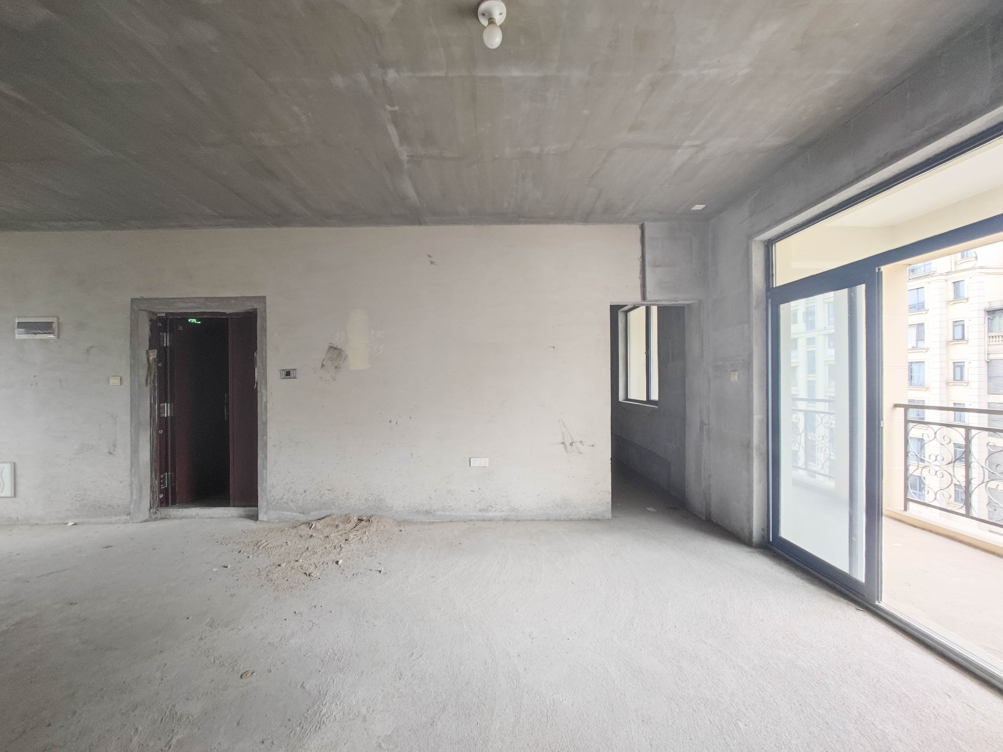 五矿万境园 4室2厅2卫 159.0万 五矿万境园 4室2厅2卫 159.0万客厅