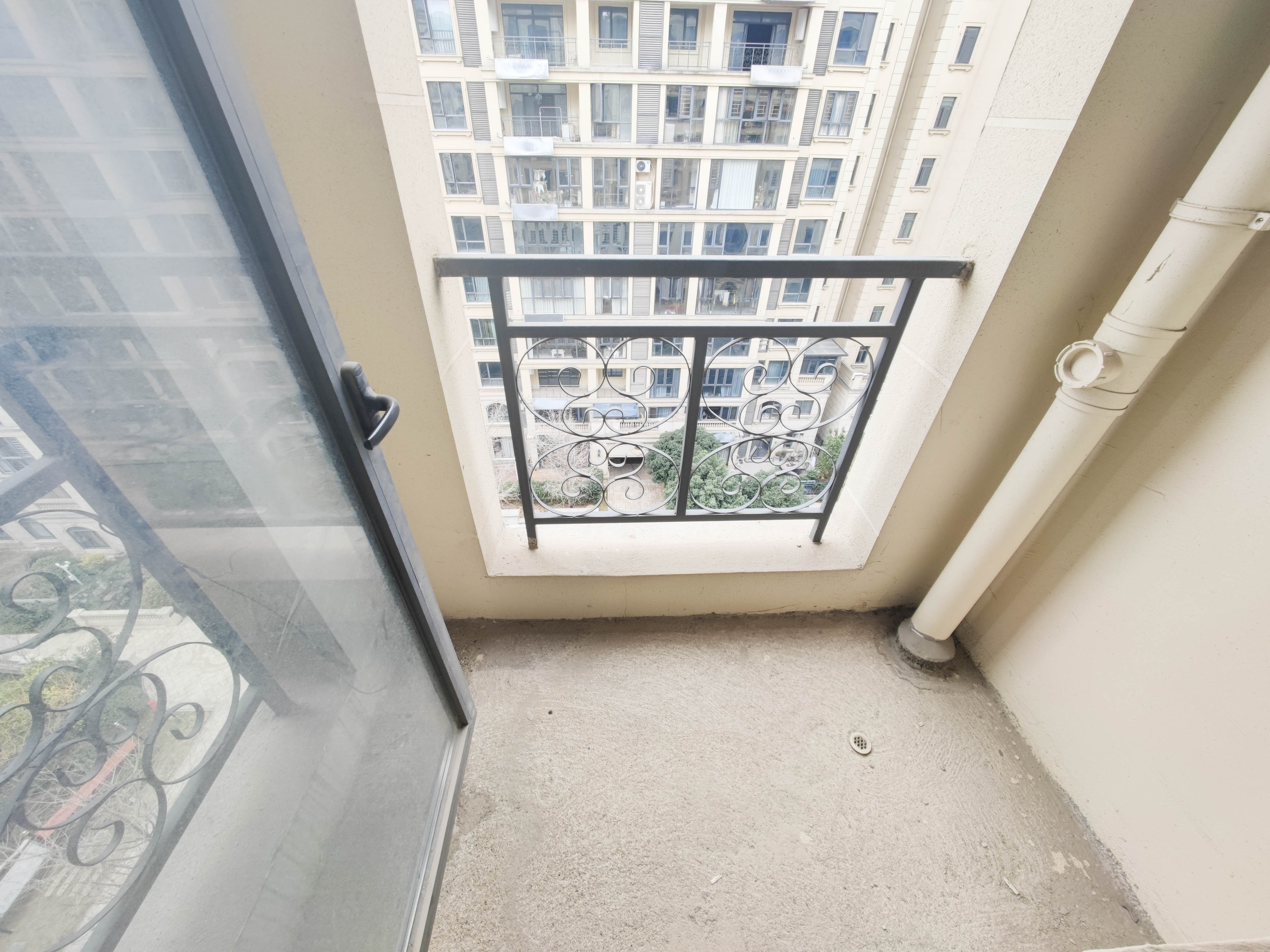 五矿万境园 4室2厅2卫 159.0万 五矿万境园 4室2厅2卫 159.0万阳台