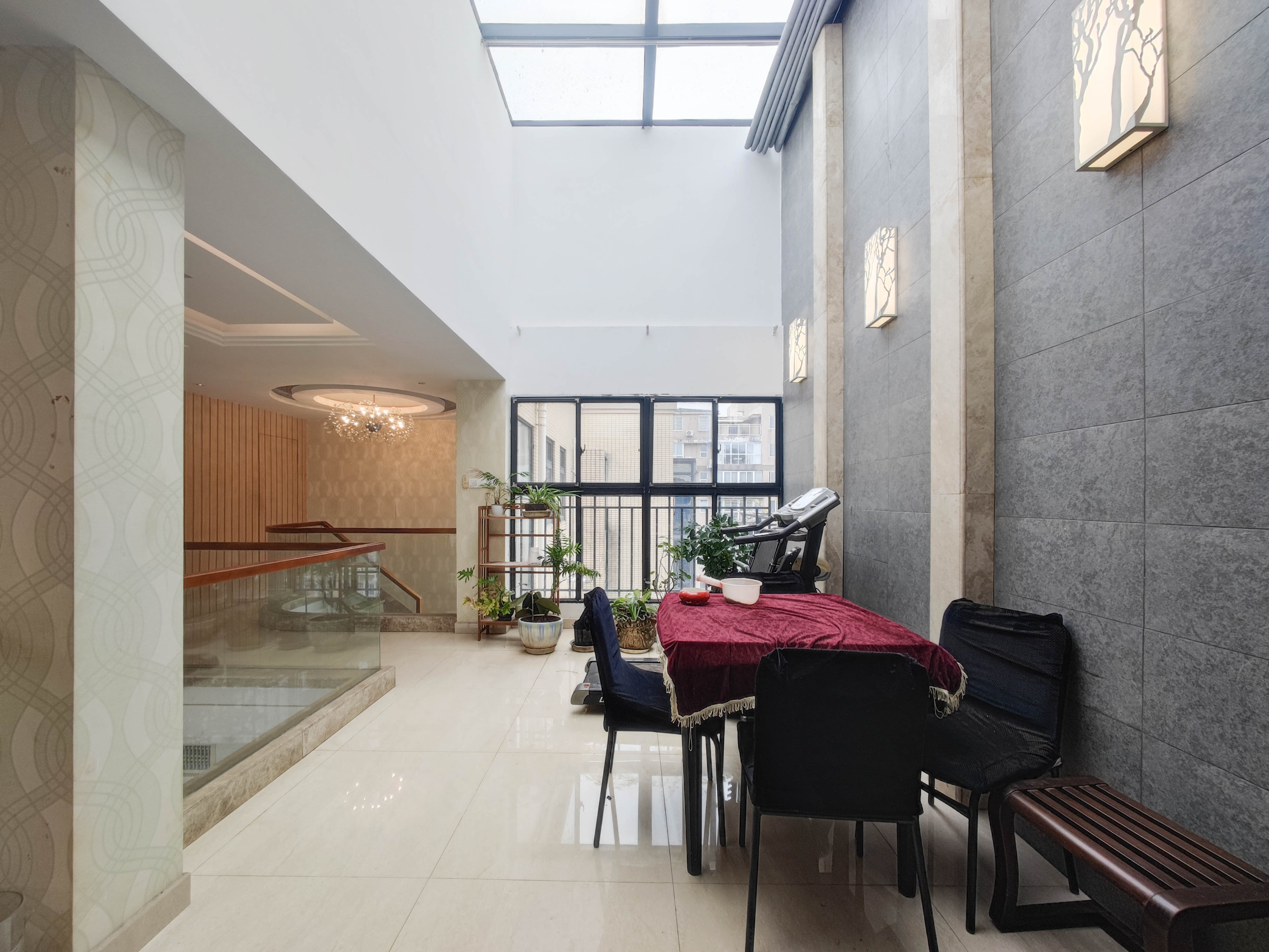 水岸天际(一期、二期) 5室2厅3卫 260.0万 水岸天际(一期、二期) 5室2厅3卫 260.0万其他