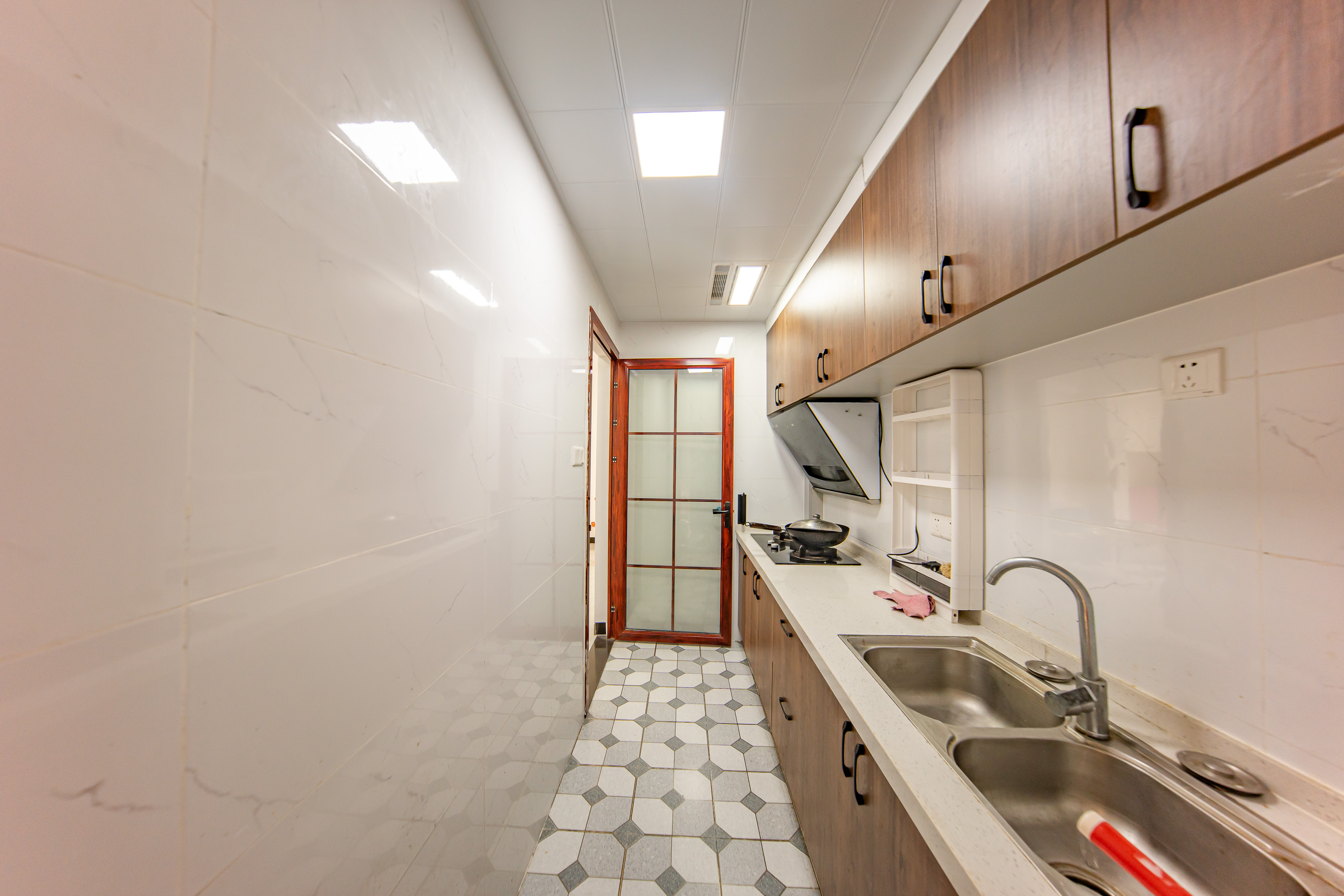 蔷薇国际 1室0厅0卫 38.0万 蔷薇国际 1室0厅0卫 38.0万厨房