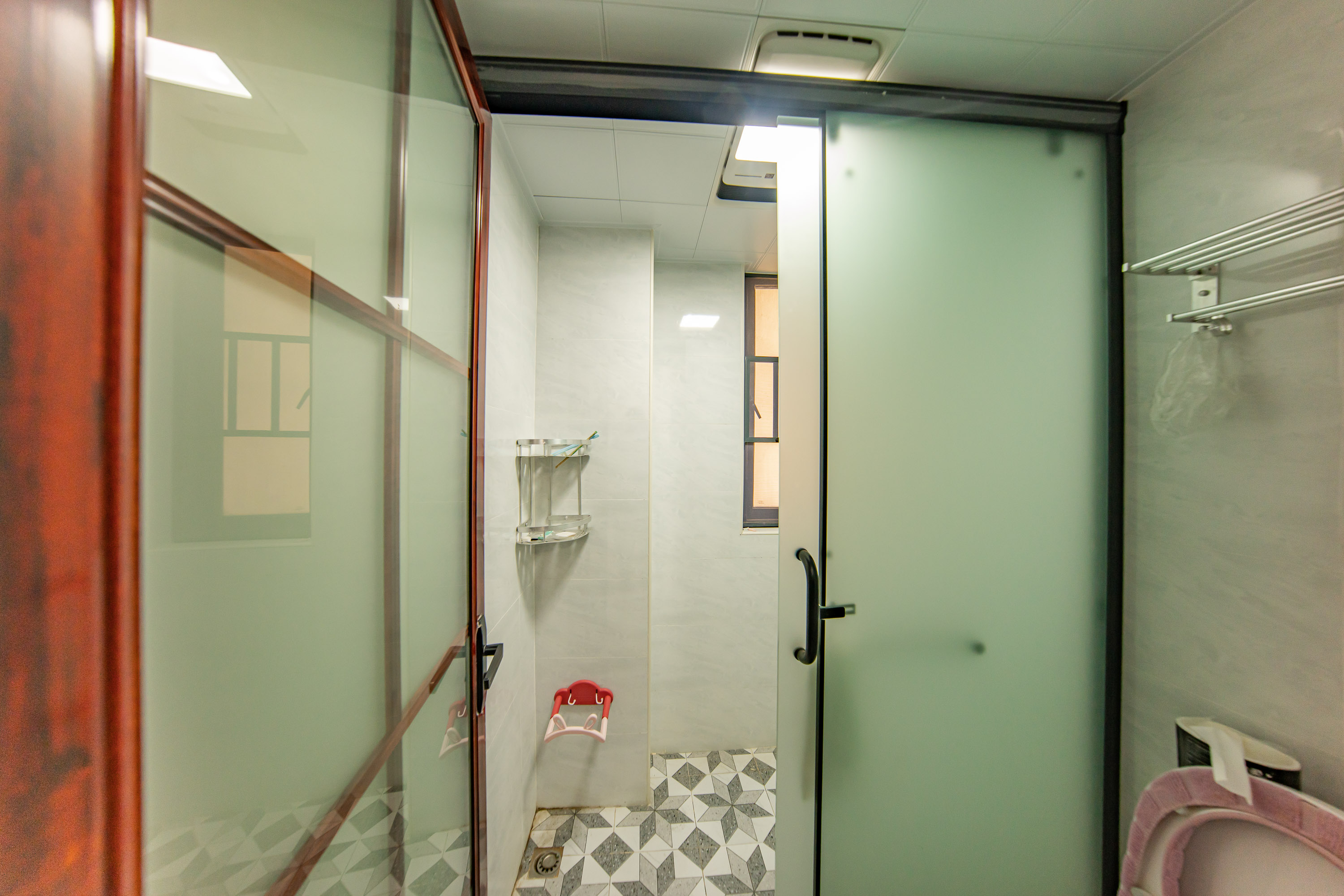 蔷薇国际 1室0厅0卫 38.0万 蔷薇国际 1室0厅0卫 38.0万卫生间