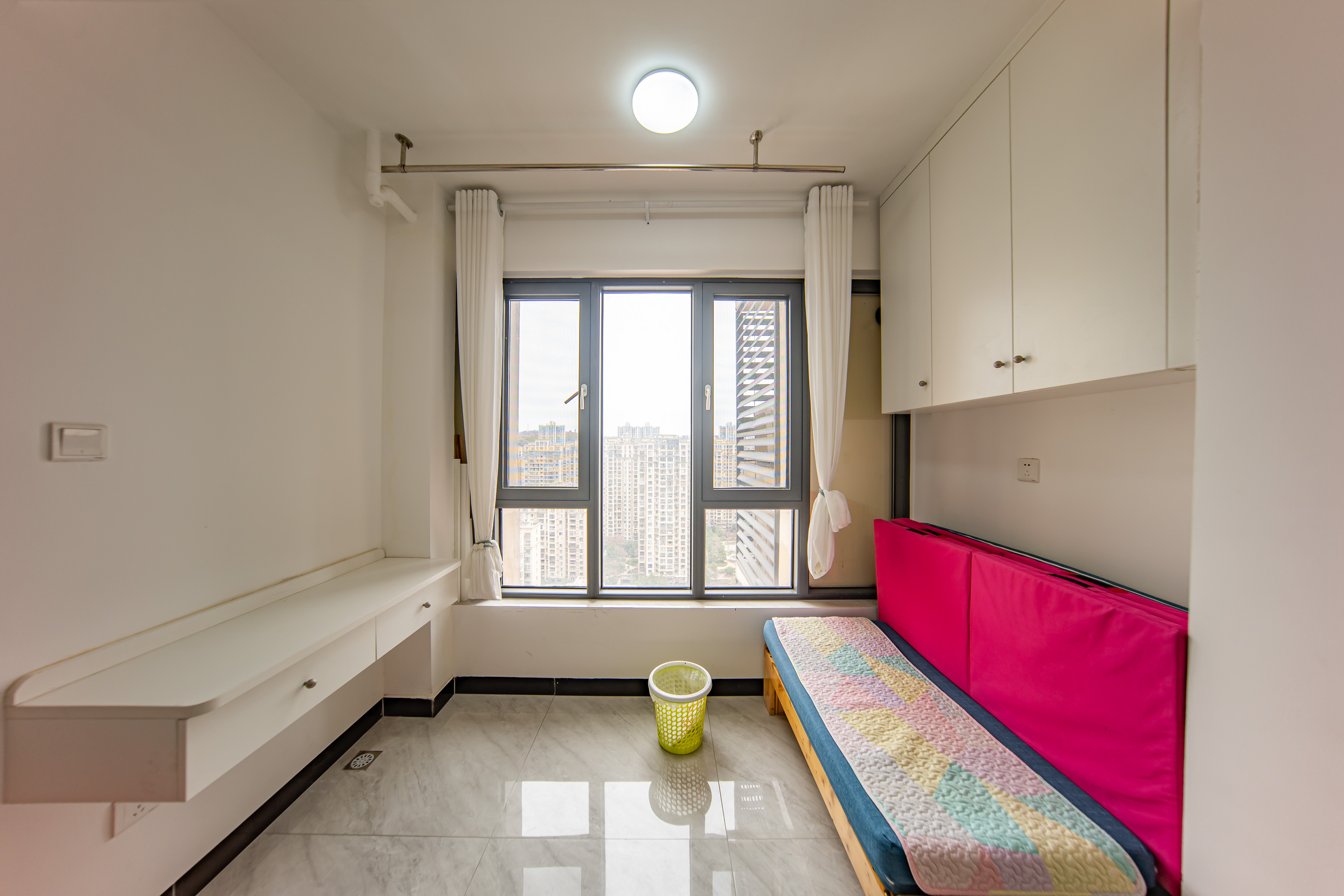 蔷薇国际 1室0厅0卫 38.0万 蔷薇国际 1室0厅0卫 38.0万阳台