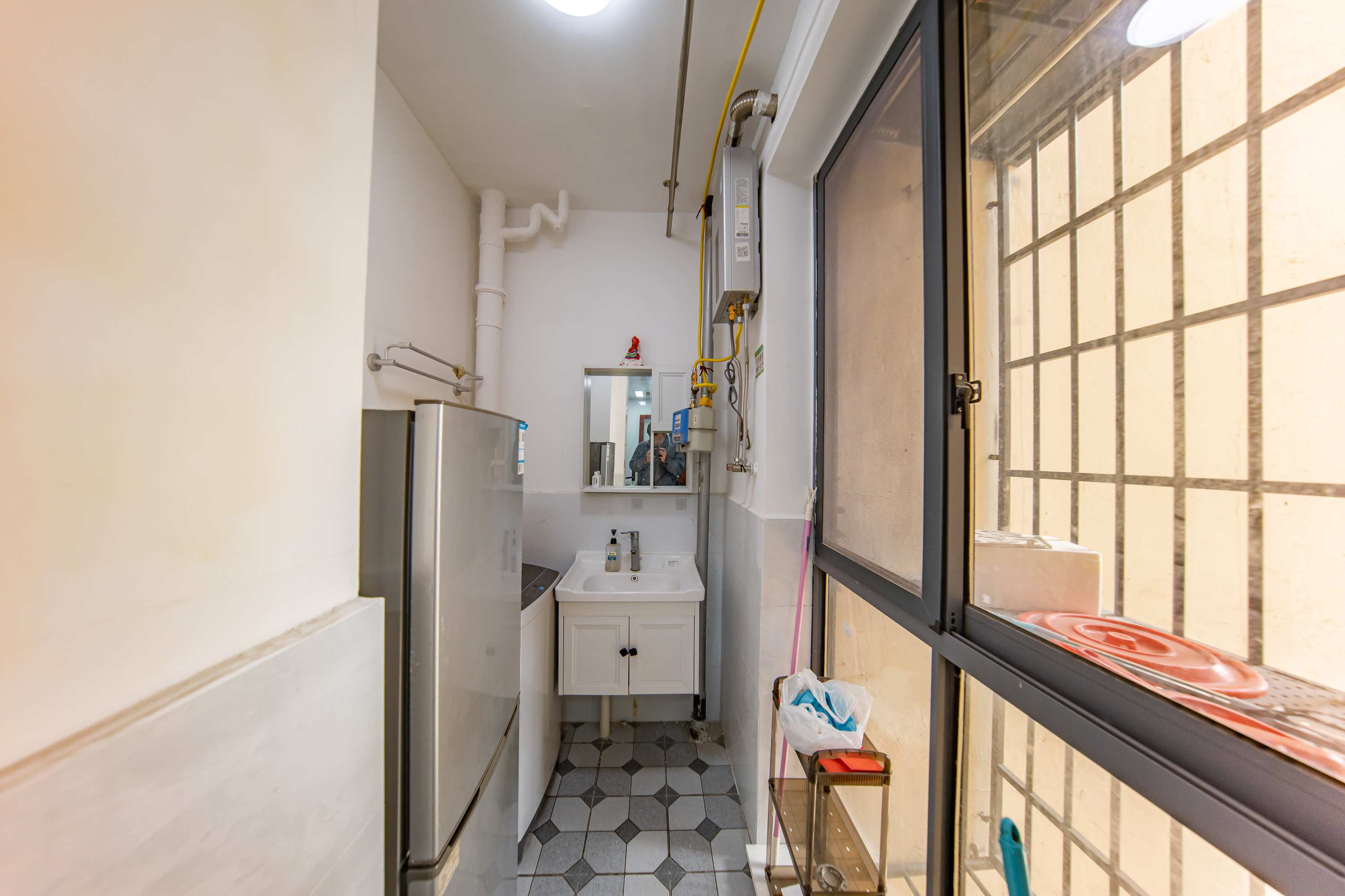 蔷薇国际 1室0厅0卫 38.0万 蔷薇国际 1室0厅0卫 38.0万阳台