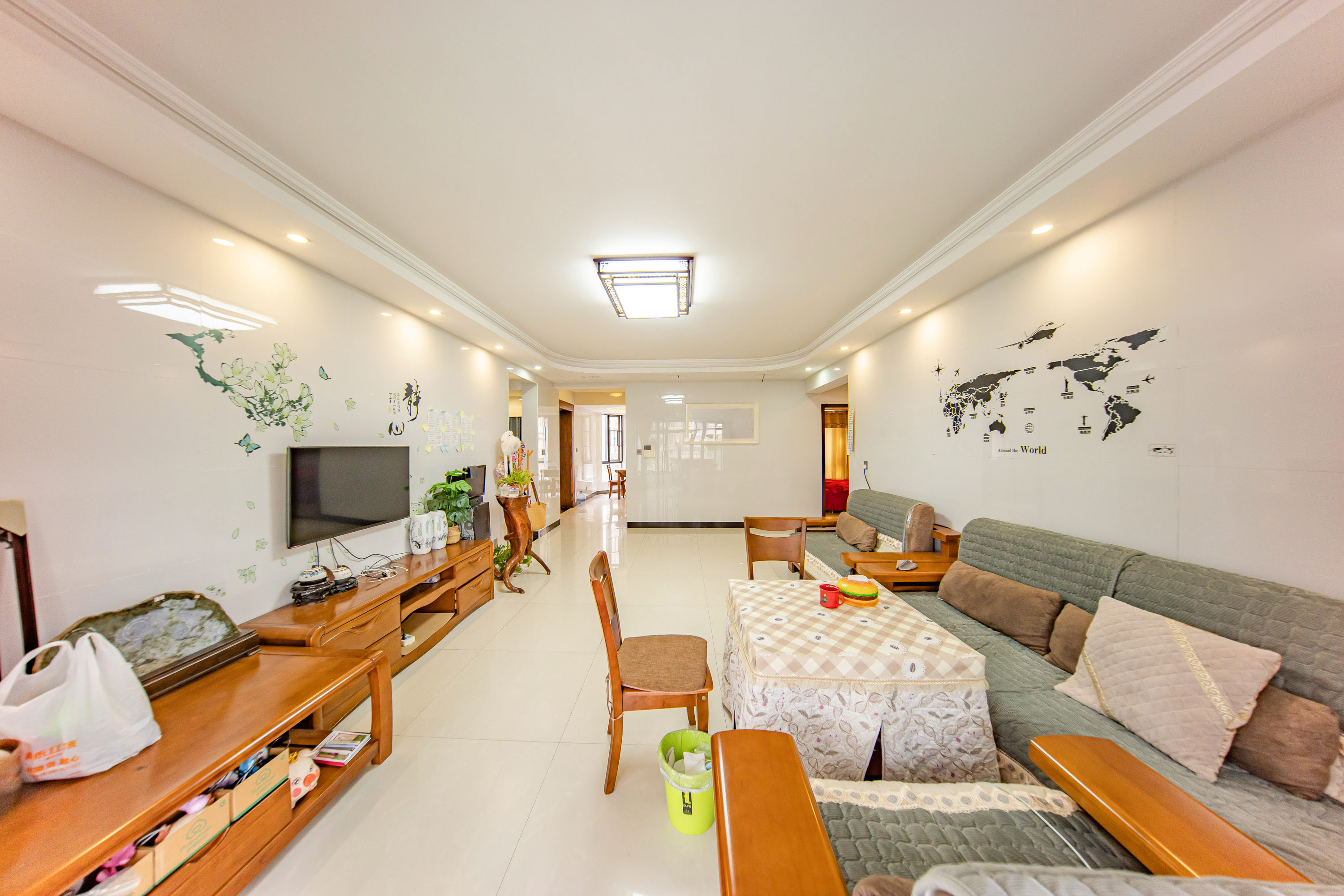 中建麓山和苑 3室2厅2卫 120.0万 中建麓山和苑 3室2厅2卫 120.0万客厅