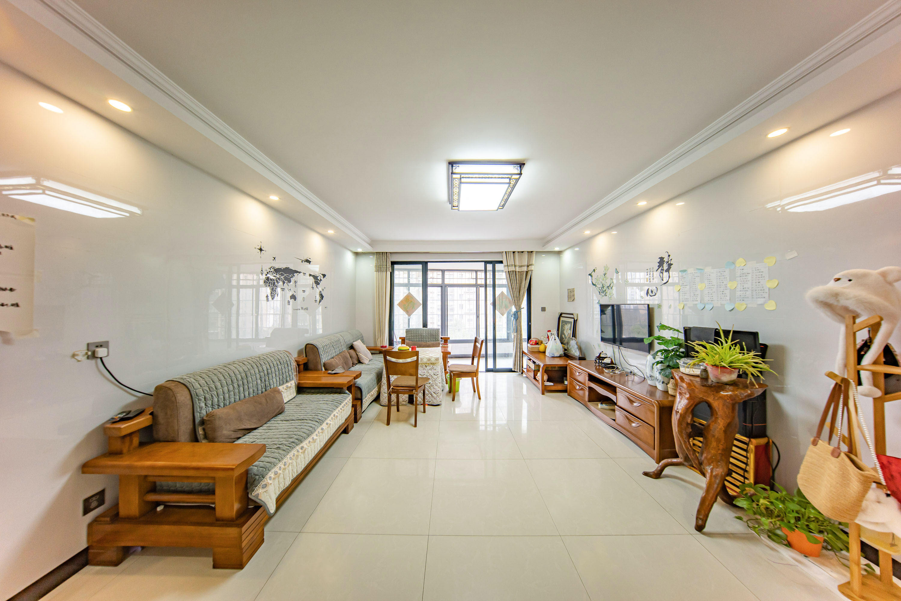 中建麓山和苑  3室2厅2卫    120.0万客厅