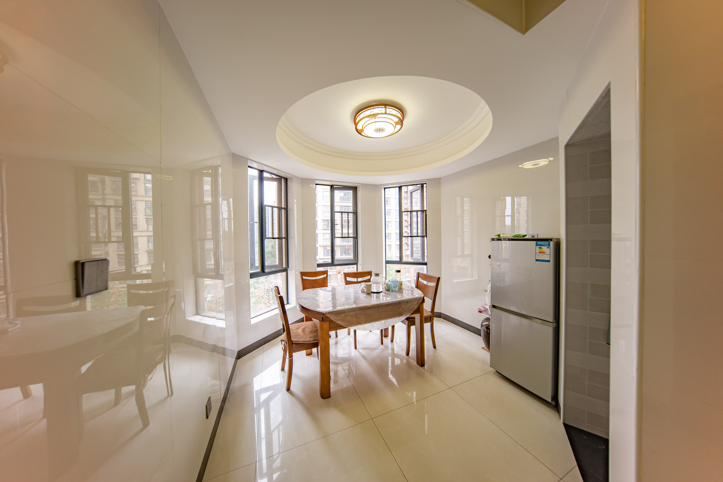 中建麓山和苑  3室2厅2卫    120.0万客厅