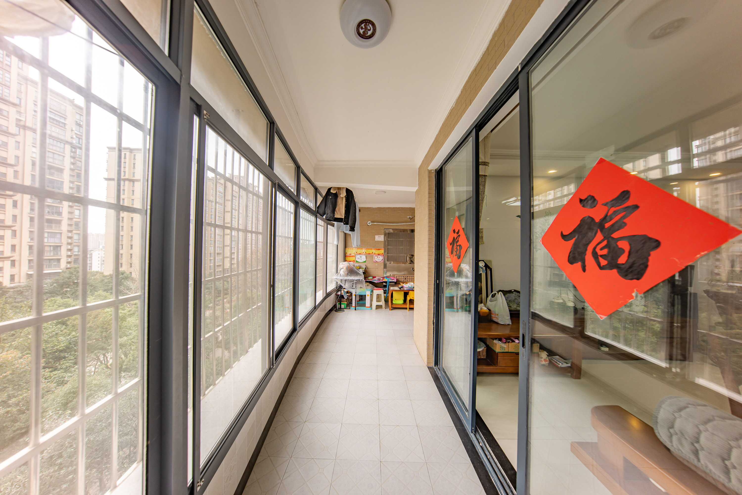 中建麓山和苑 3室2厅2卫 120.0万 中建麓山和苑 3室2厅2卫 120.0万阳台