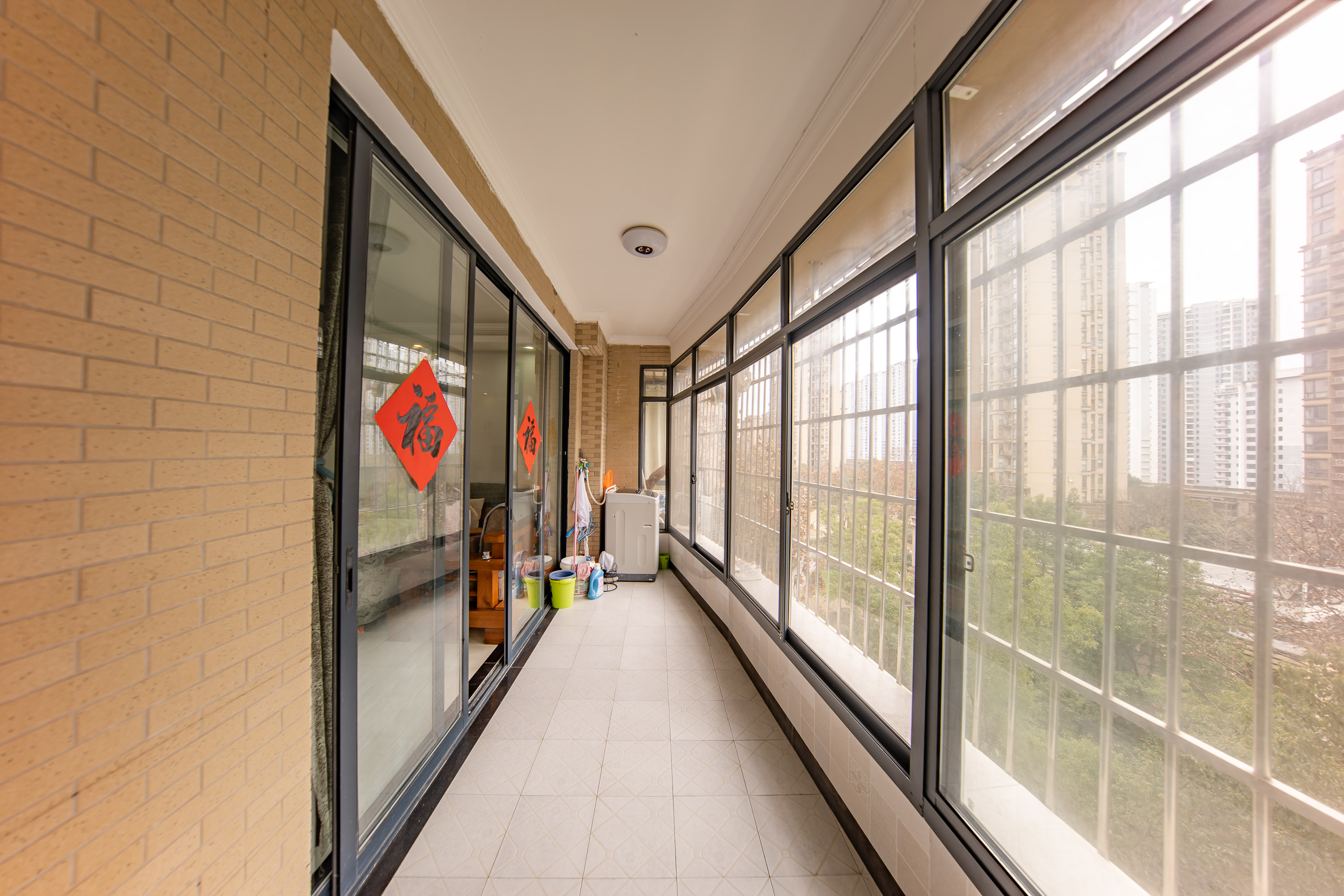 中建麓山和苑 3室2厅2卫 120.0万 中建麓山和苑 3室2厅2卫 120.0万阳台